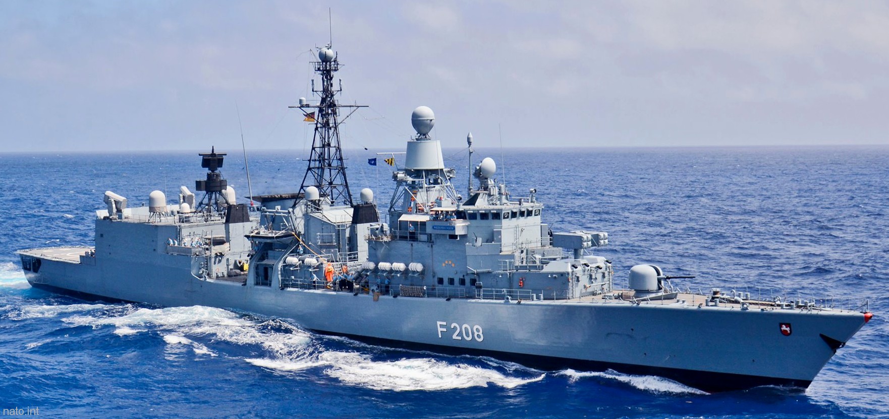 f-208 fgs niedersachsen type 122 bremen class frigate german navy 09