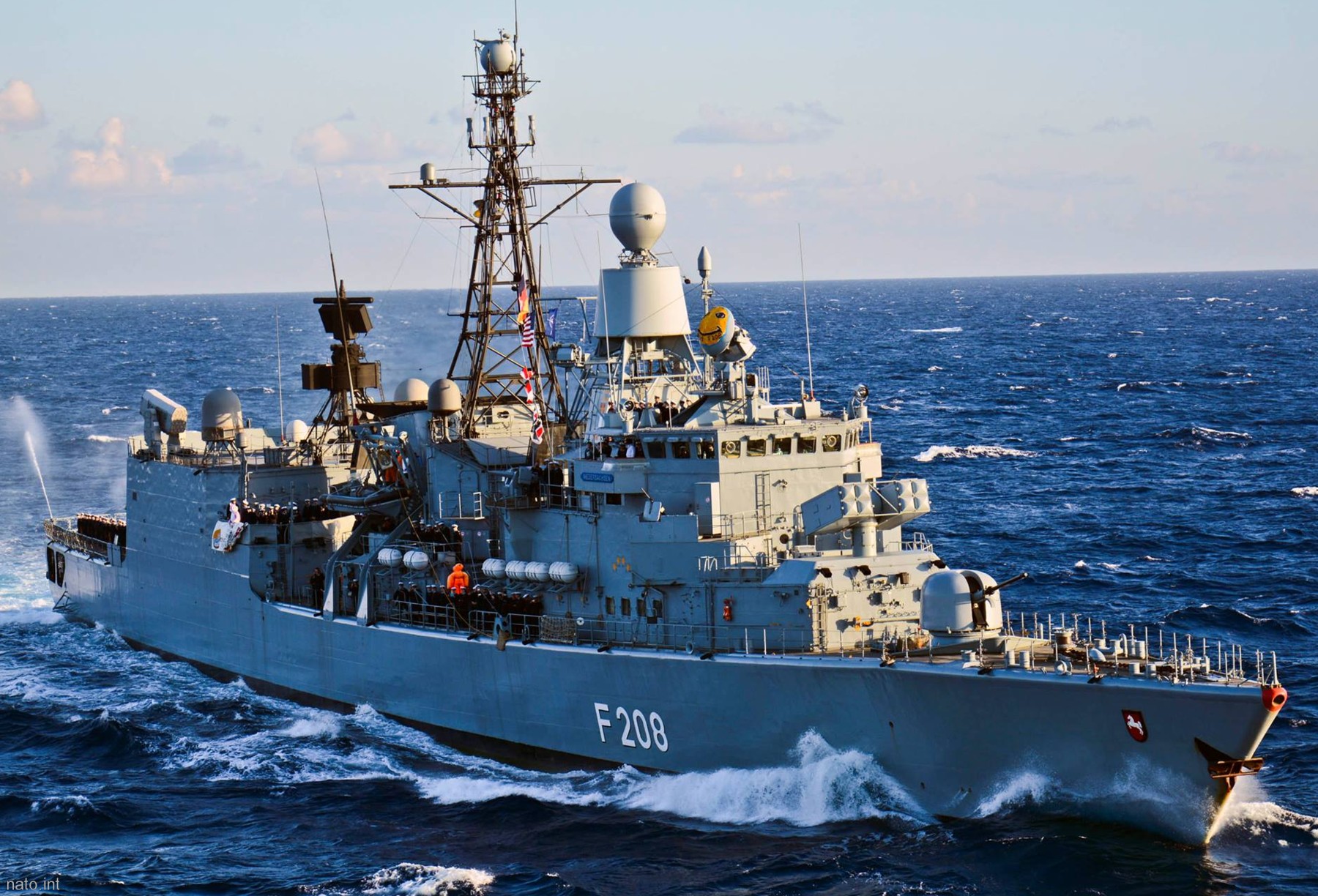 f-208 fgs niedersachsen type 122 bremen class frigate german navy deutsche marine fregatte 10 nato