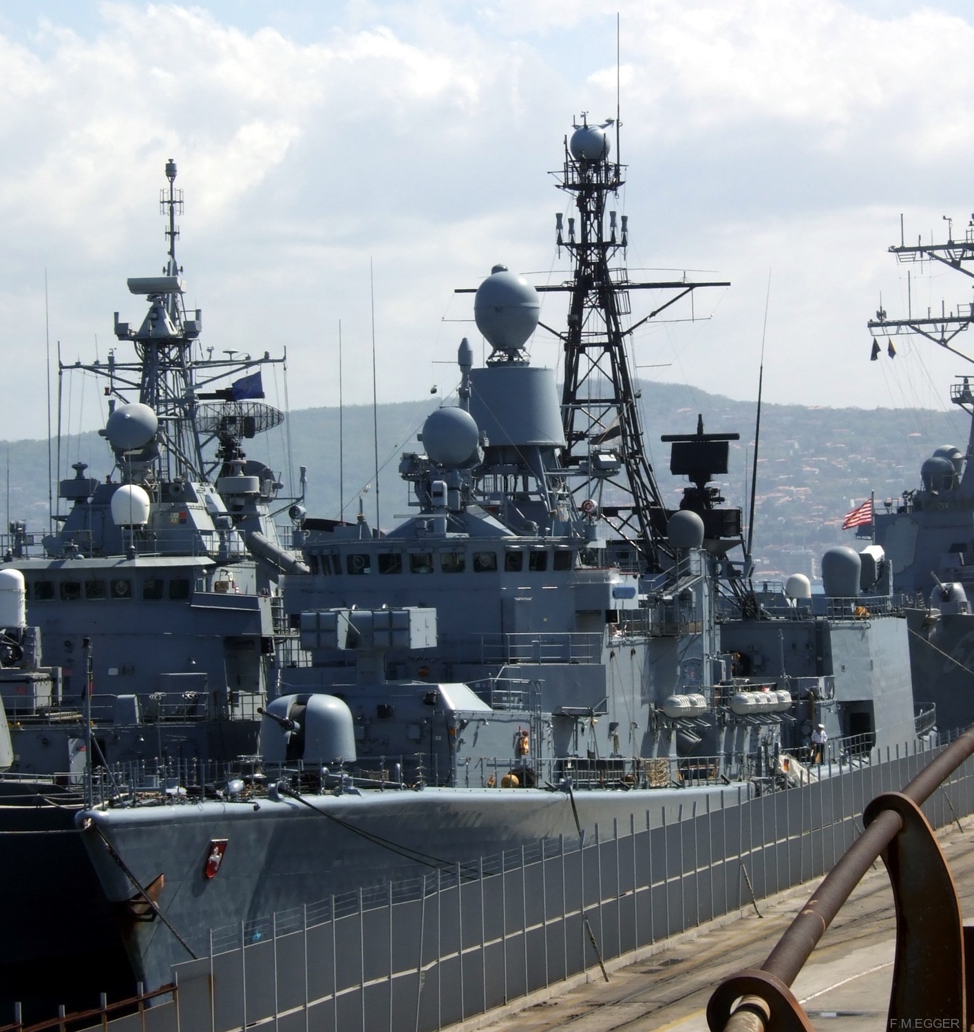 f-208 fgs niedersachsen type 122 bremen class frigate german navy 35 nato snmg-2 trieste