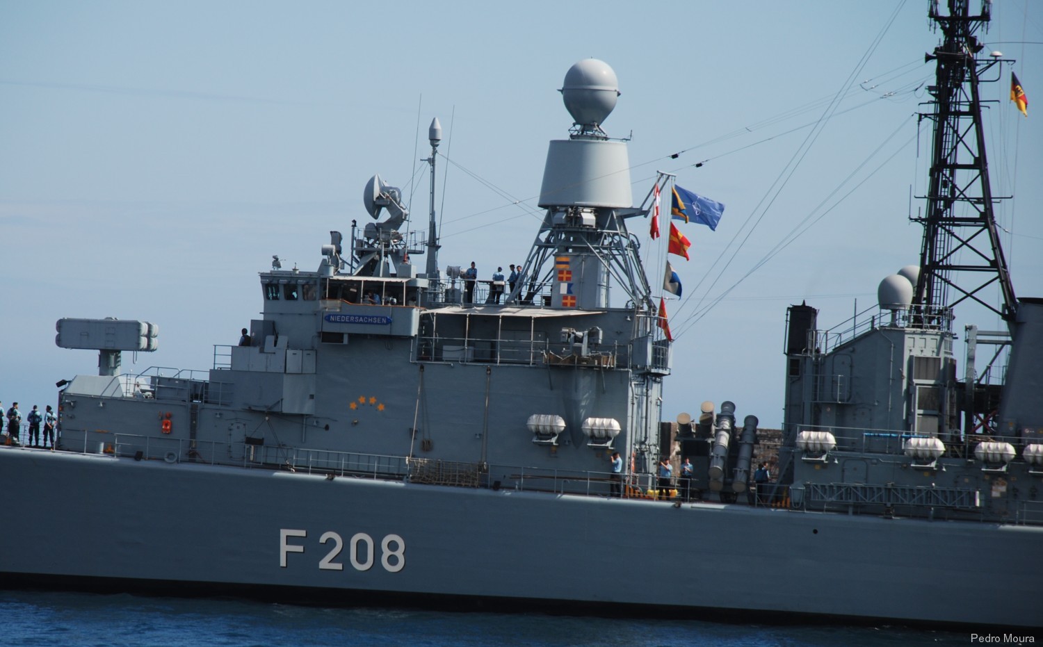 f-208 fgs niedersachsen type 122 bremen class frigate german navy 52
