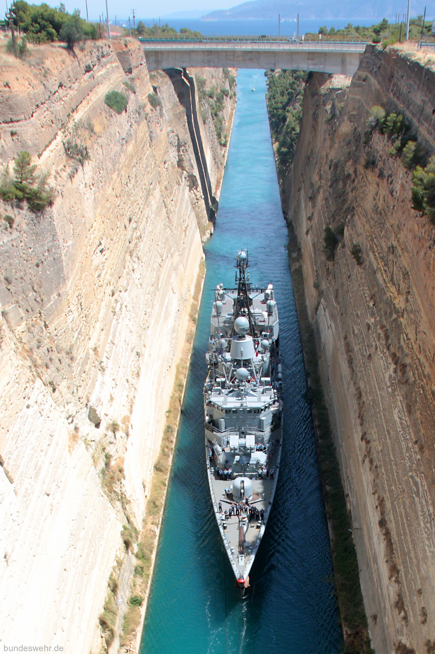 f-208 fgs niedersachsen type 122 bremen class frigate german navy 60 corinth canal greece