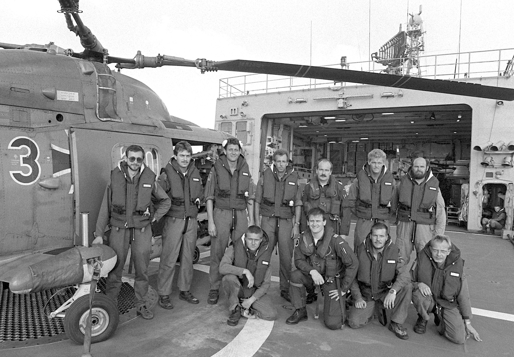 f-212 fgs karlsruhe type 122 bremen class frigate german navy 18