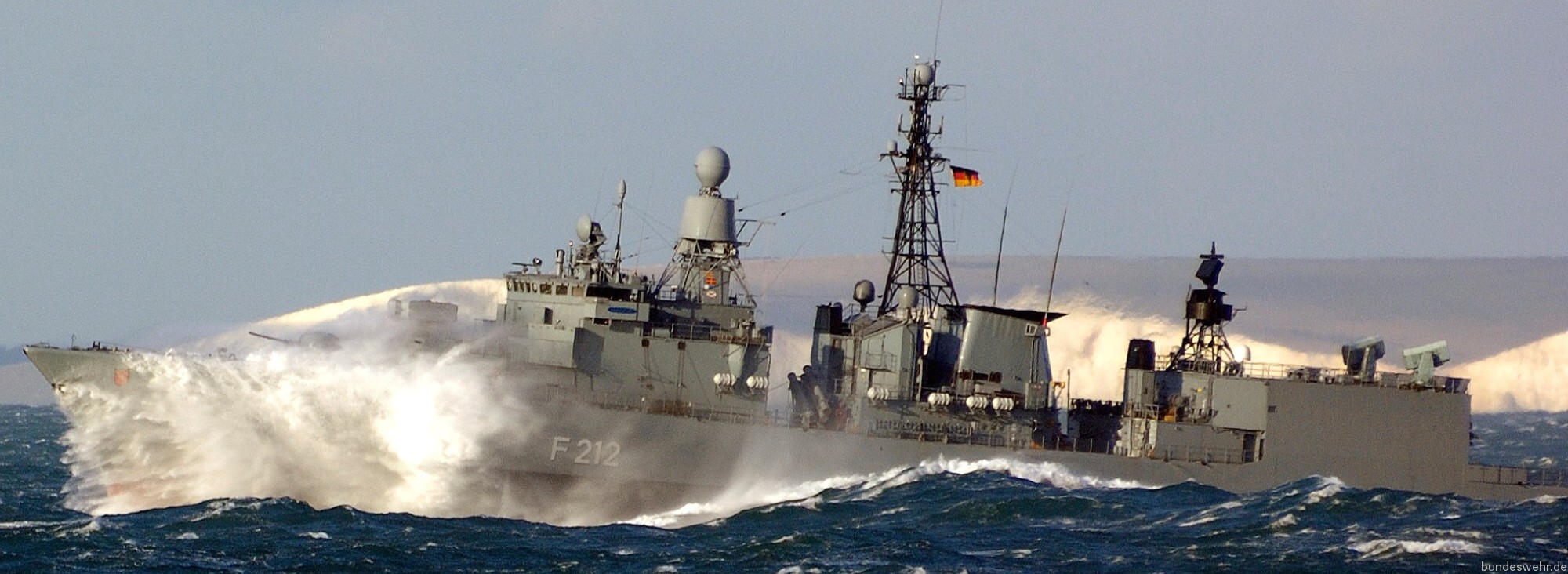 f-212 fgs karlsruhe type 122 bremen class frigate german navy deutsche marine fregatte 29