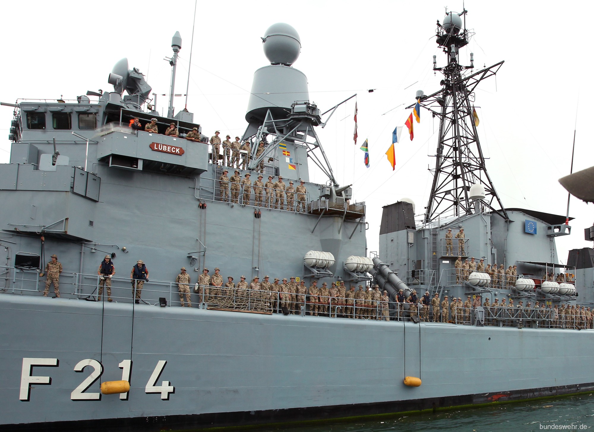 f-214 fgs lubeck type 122 bremen class frigate german navy 08 lübeck