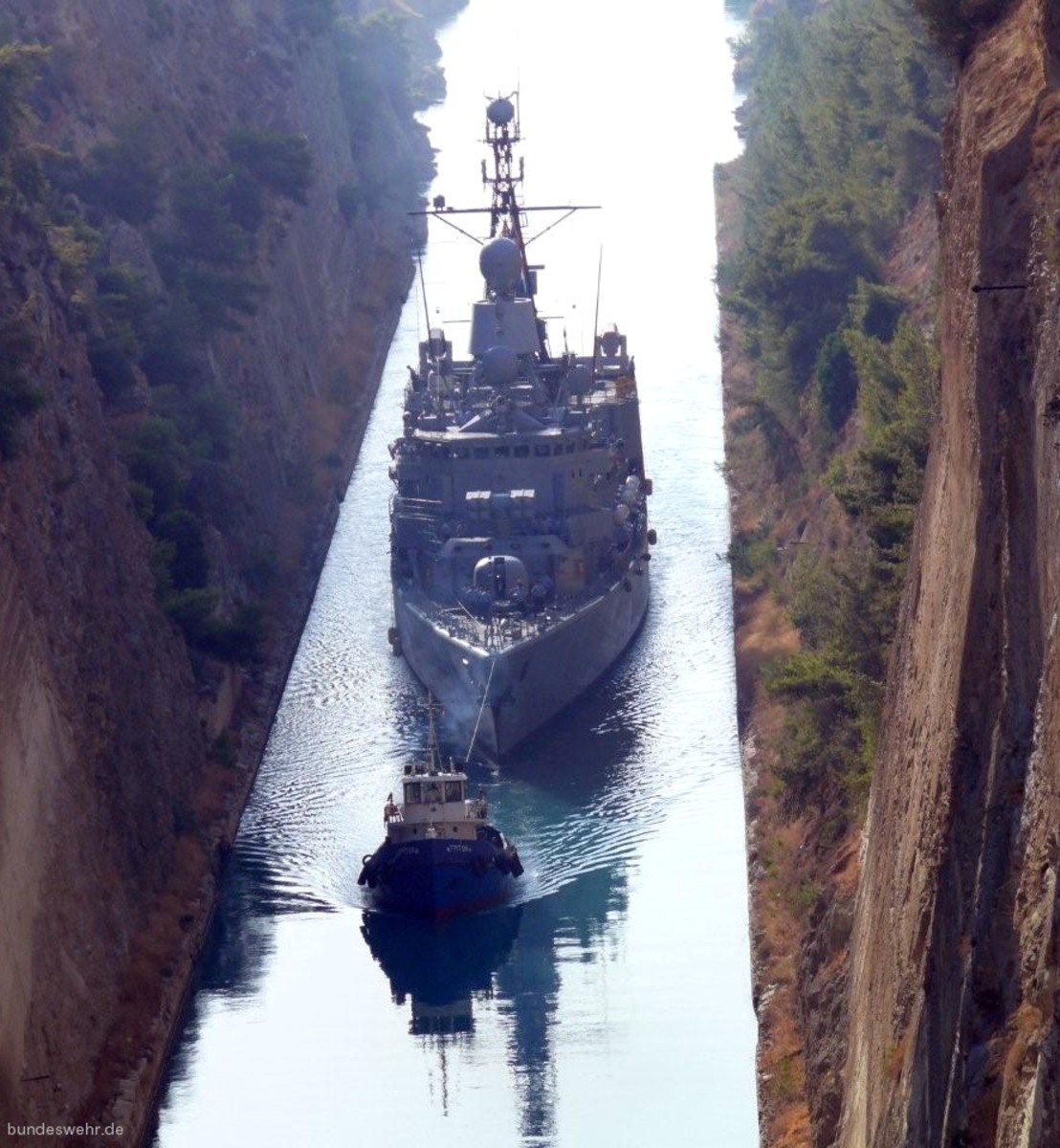 f-214 fgs lübeck type 122 bremen class frigate german navy deutsche marine fregatte 12 corinth canal greece