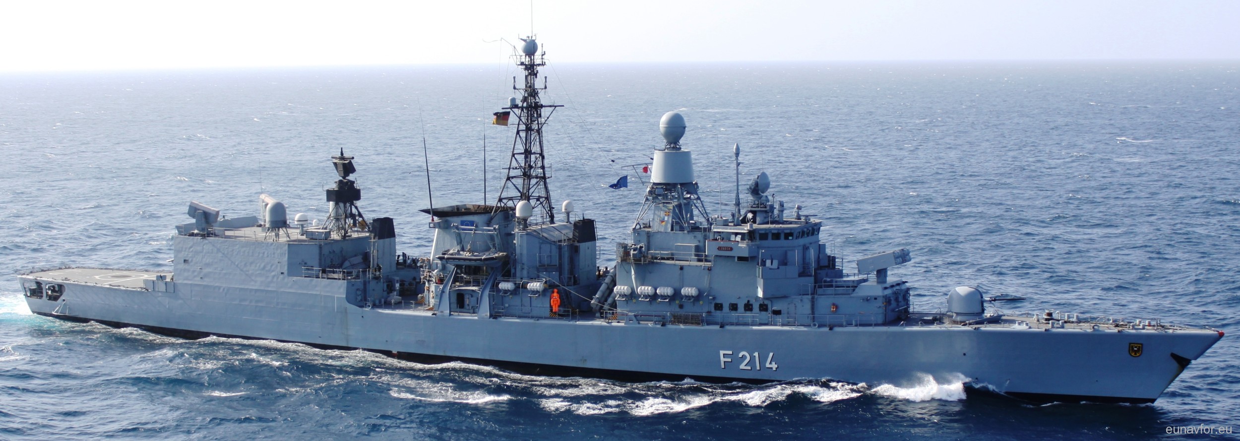 f-214 fgs lubeck type 122 bremen class frigate german navy 14