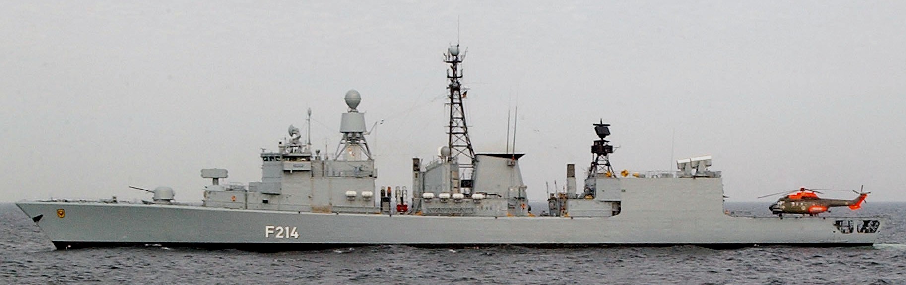 f-214 fgs lubeck type 122 bremen class frigate german navy 17