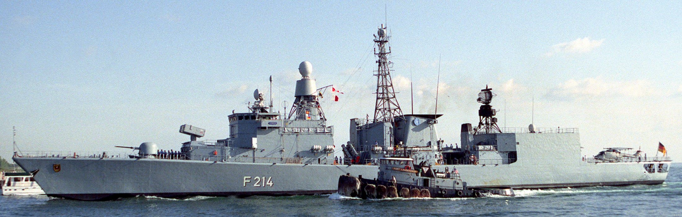 f-214 fgs lubeck type 122 bremen class frigate german navy 21