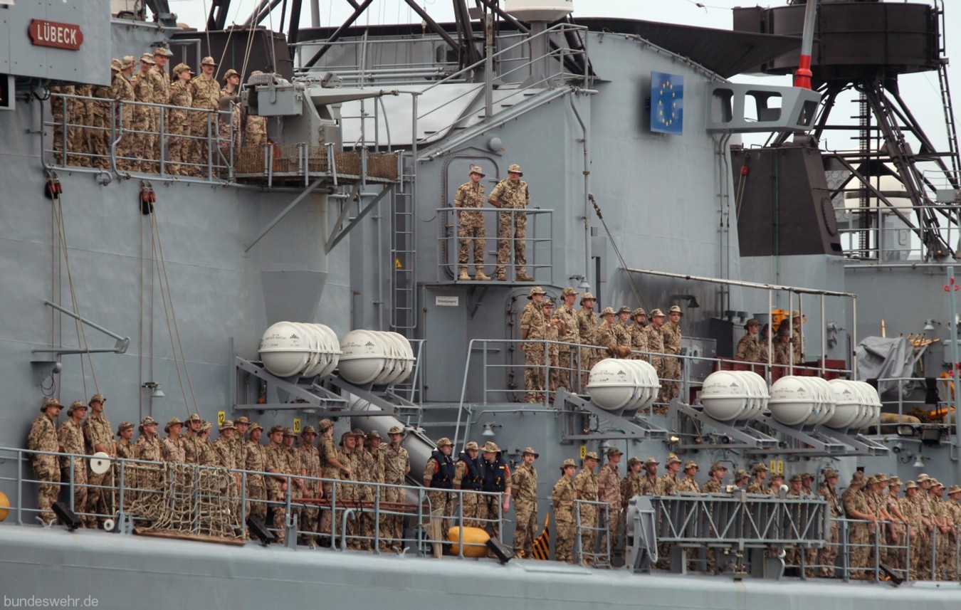 f-214 fgs lubeck type 122 bremen class frigate german navy 29