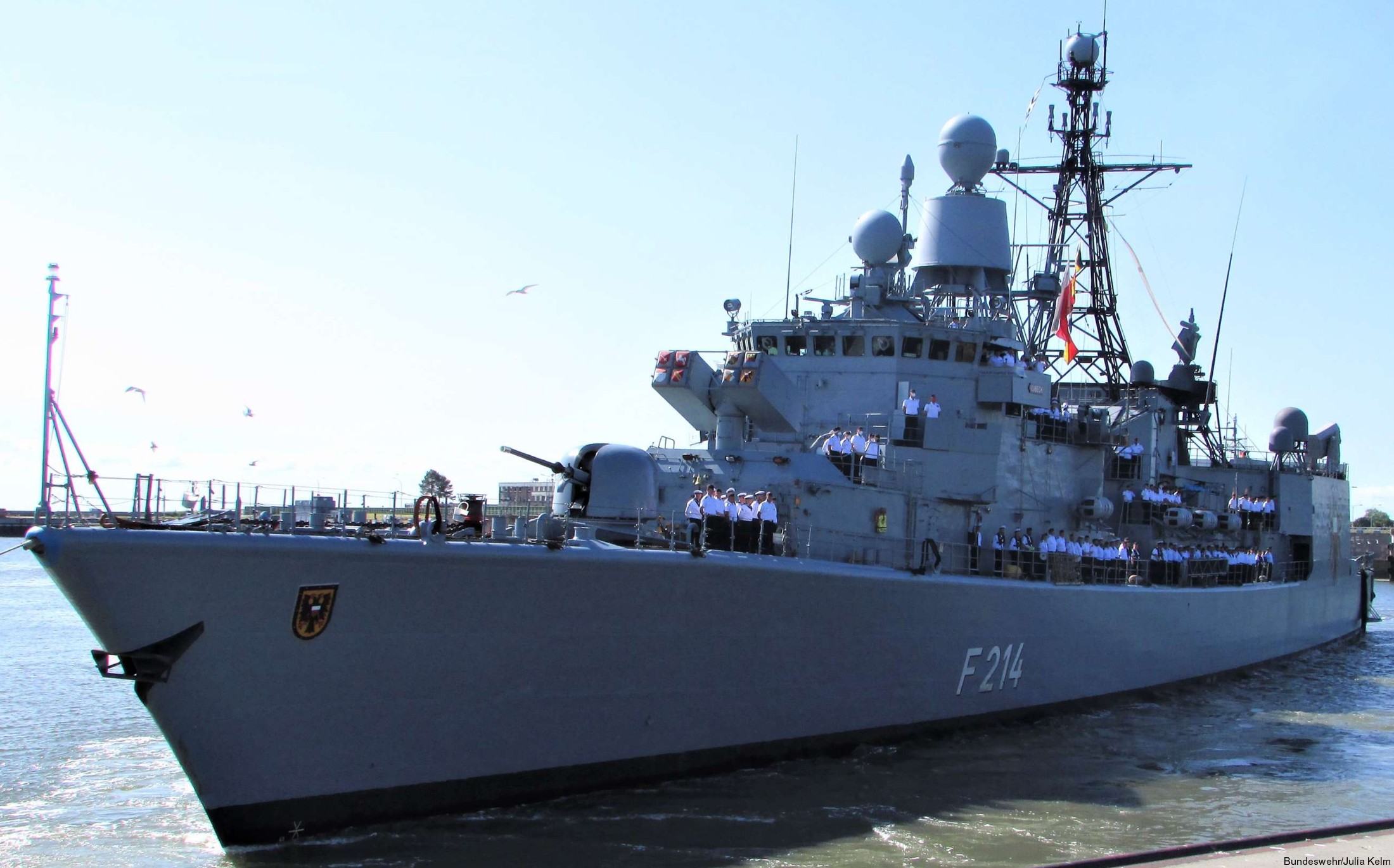 f-214 fgs lübeck type 122 bremen class frigate german navy deutsche marine fregatte 45