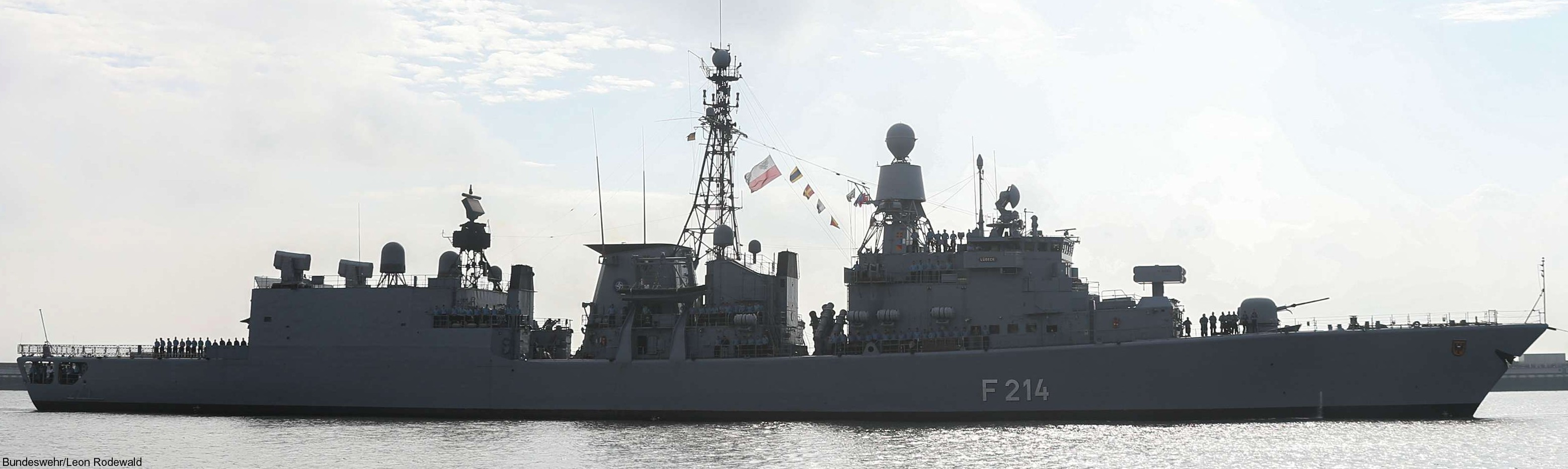 f-214 fgs lübeck type 122 bremen class frigate german navy deutsche marine fregatte 47