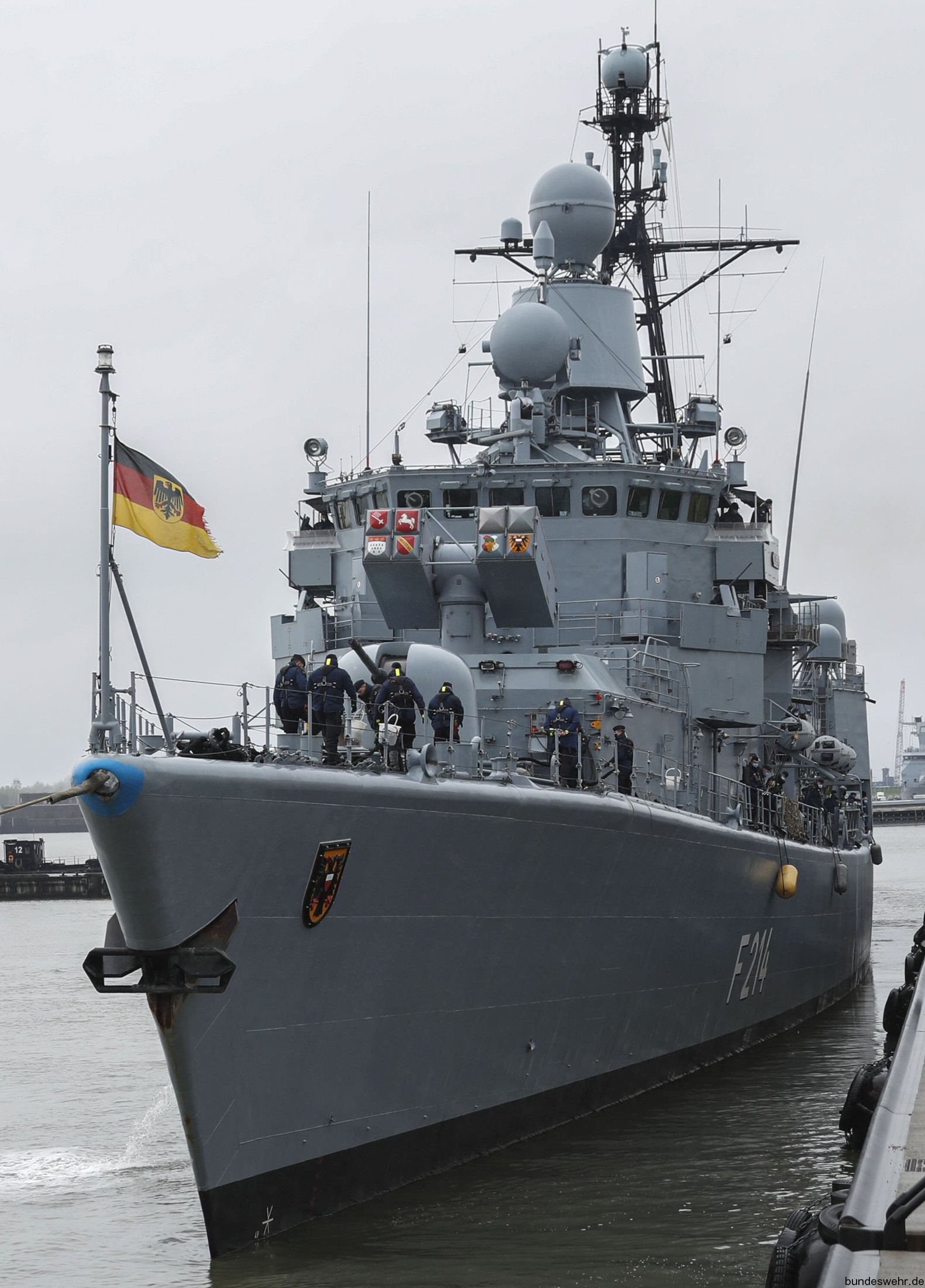 f-214 fgs lübeck type 122 bremen class frigate german navy deutsche marine fregatte 48