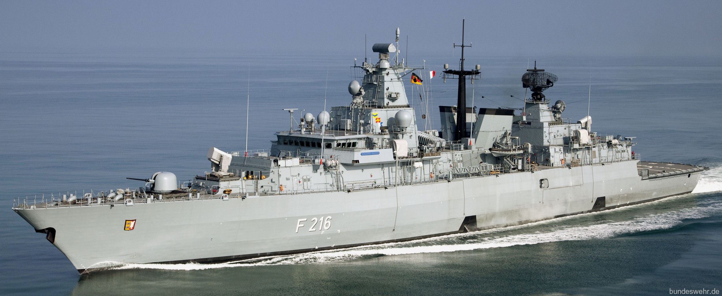 f-216 fgs schleswig holstein type 123 brandenburg class frigate german navy 02