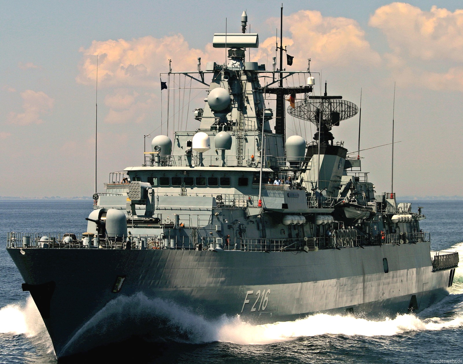 f-216 fgs schleswig holstein type 123 brandenburg class frigate german navy deutsche marine fregatte 04