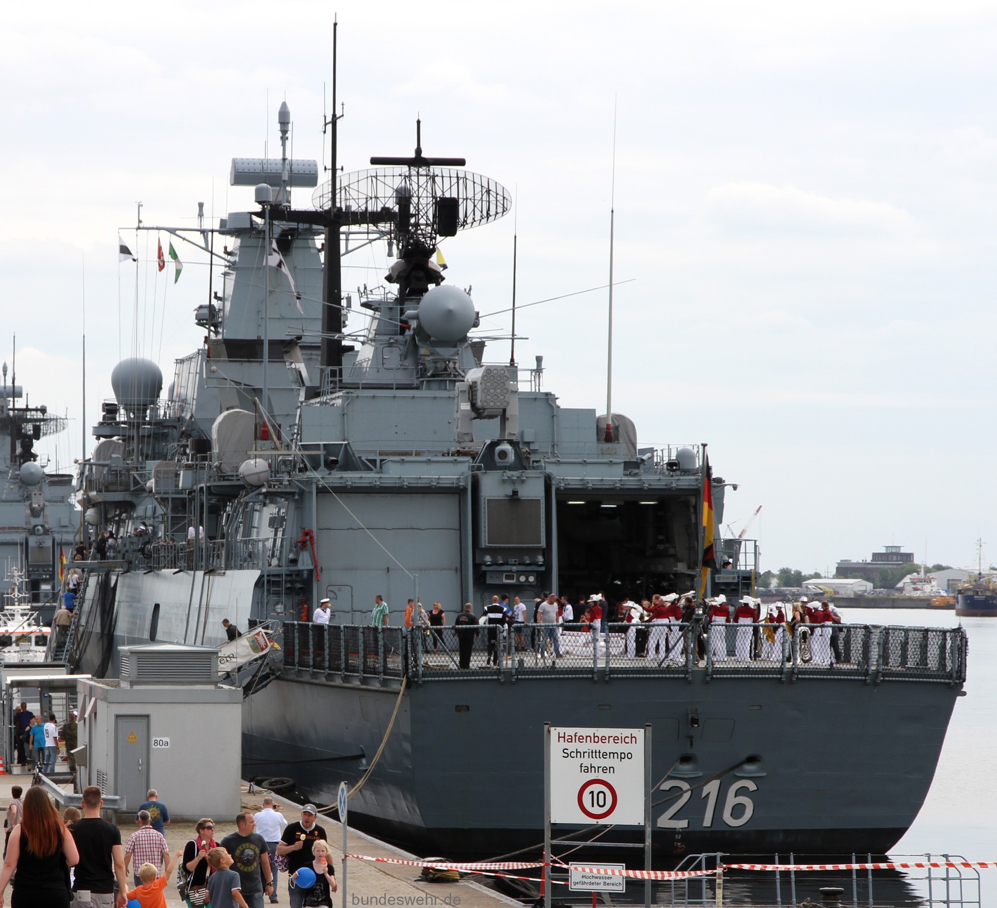 f-216 fgs schleswig holstein type 123 brandenburg class frigate german navy 13