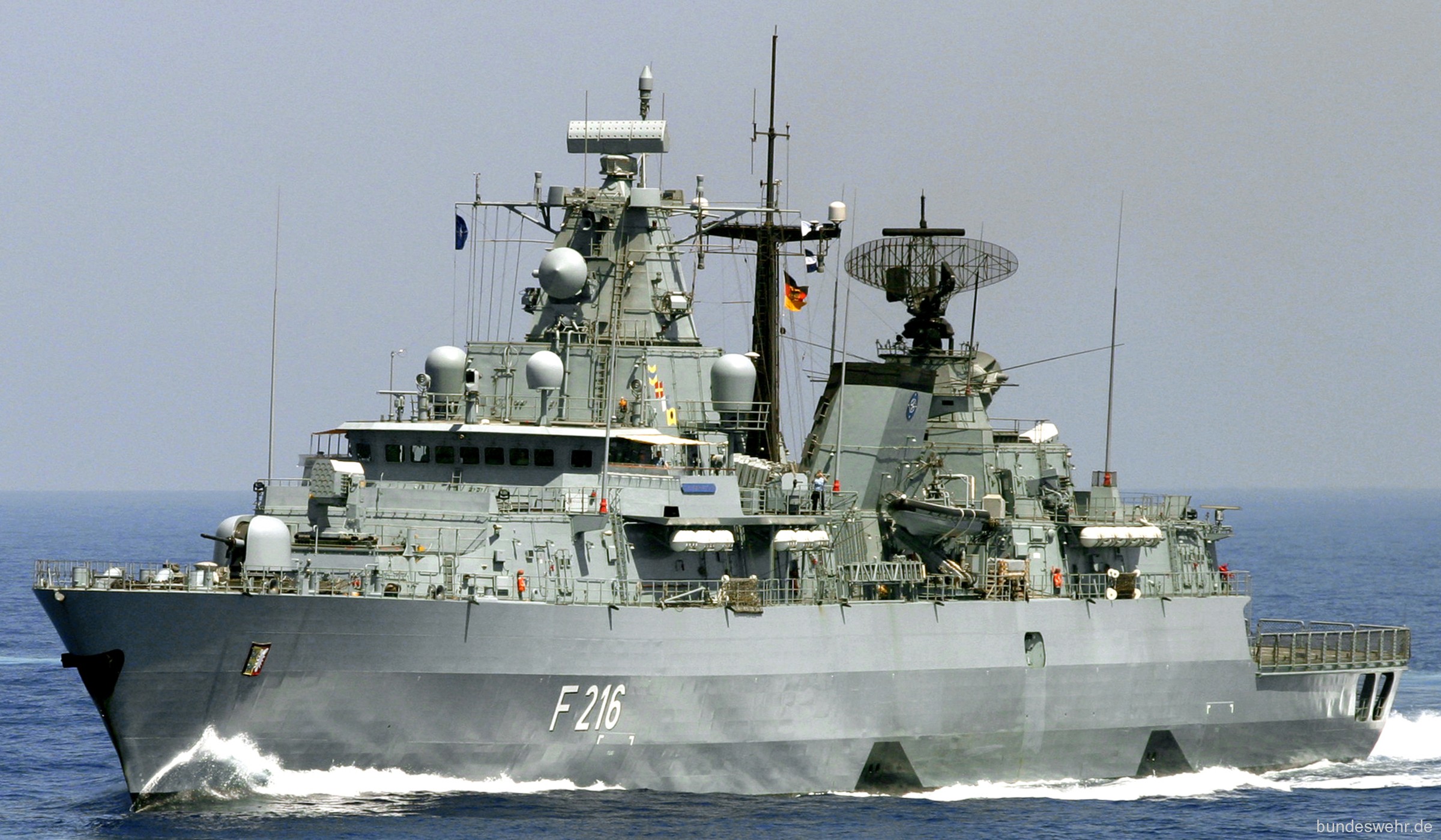 f-216 fgs schleswig holstein type 123 brandenburg class frigate german navy 32x hdw kiel