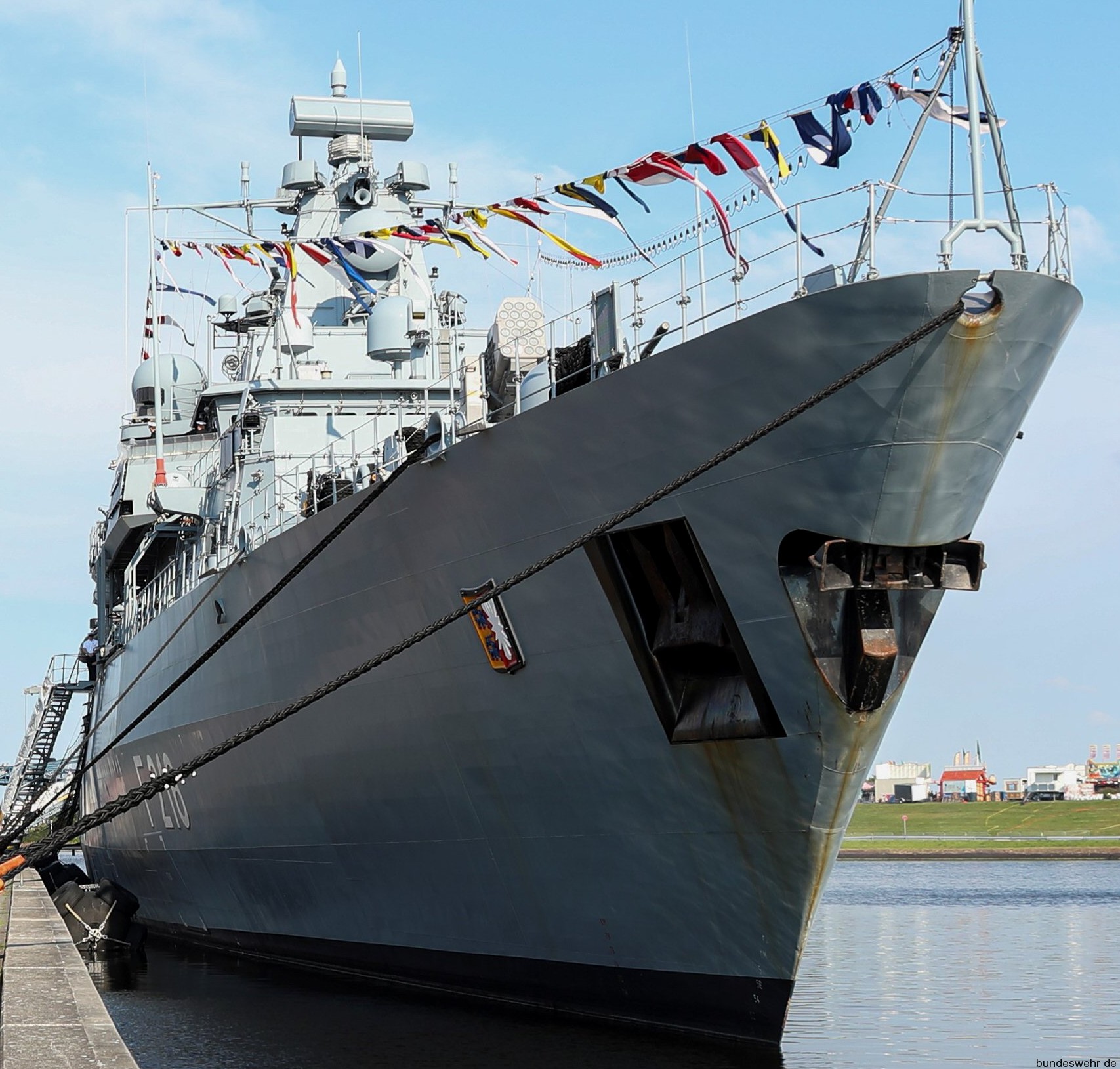 f-216 fgs schleswig holstein type 123 brandenburg class frigate german navy deutsche marine fregatte 52