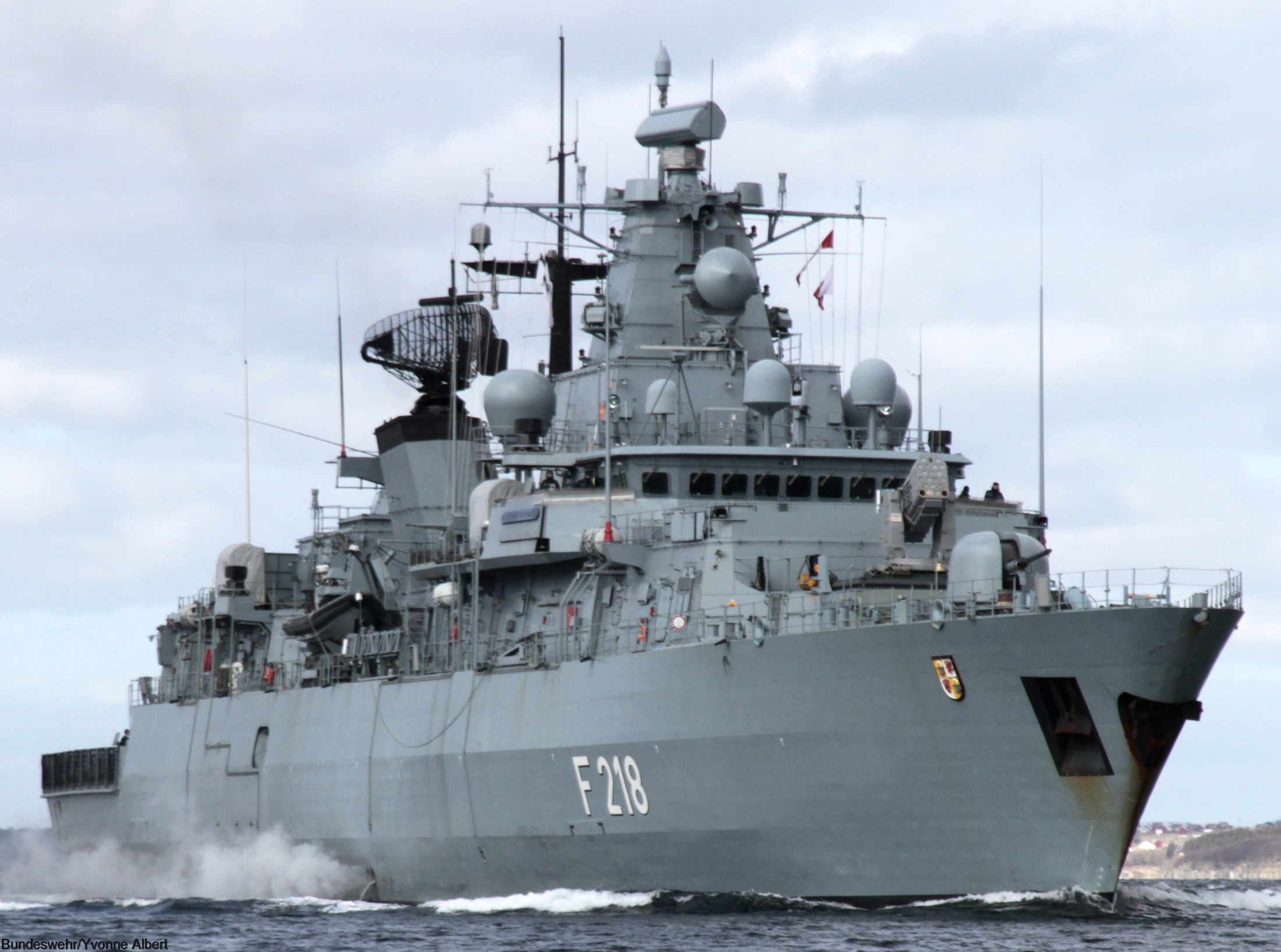f-218 fgs mecklenburg vorpommern type 123 brandenburg class frigate german navy 17