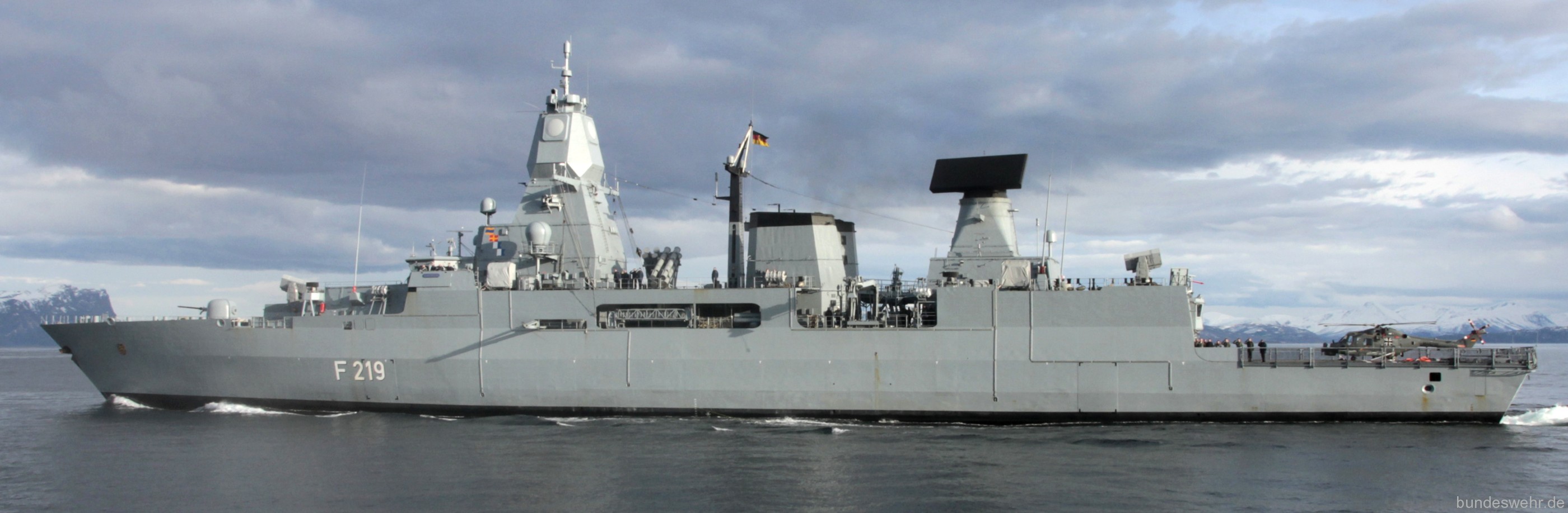f-219 fgs sachsen type 124 class guided missile frigate ffg german navy 21