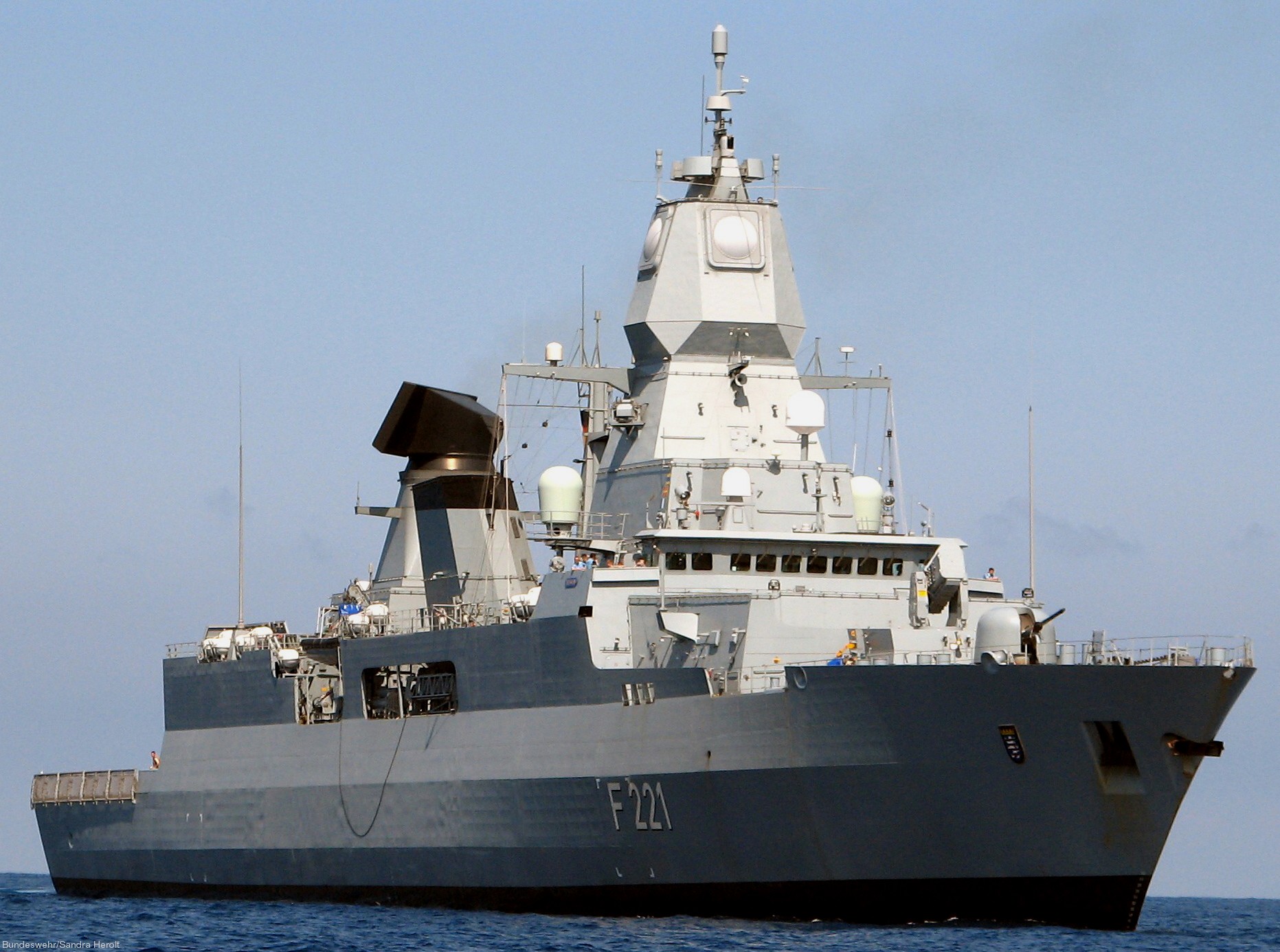 f-221 fgs hessen type 124 sachsen class guided missile frigate german navy 06