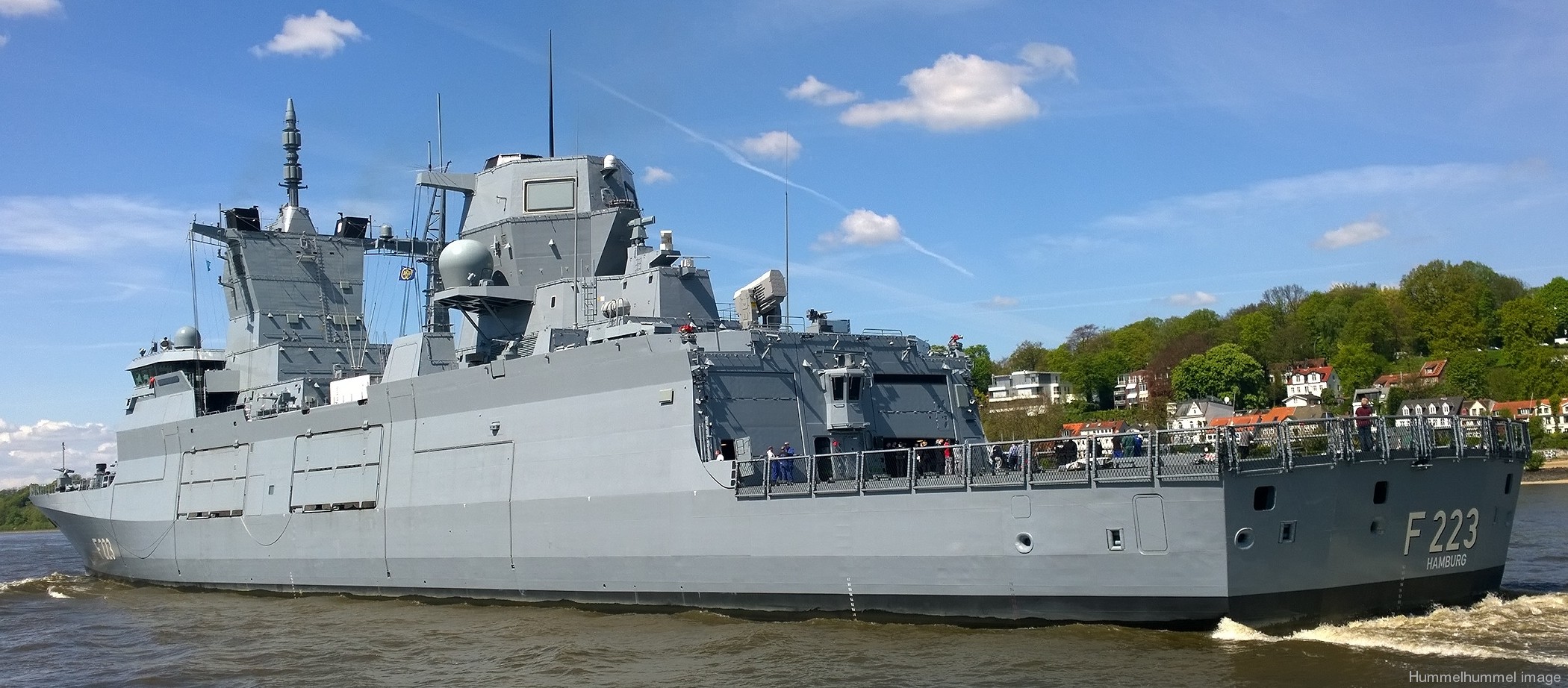 type-125 baden wurttemberg class frigate german navy deutsche marine f-223 nordrhein westfalen thyssen krupp marine systems lürssen