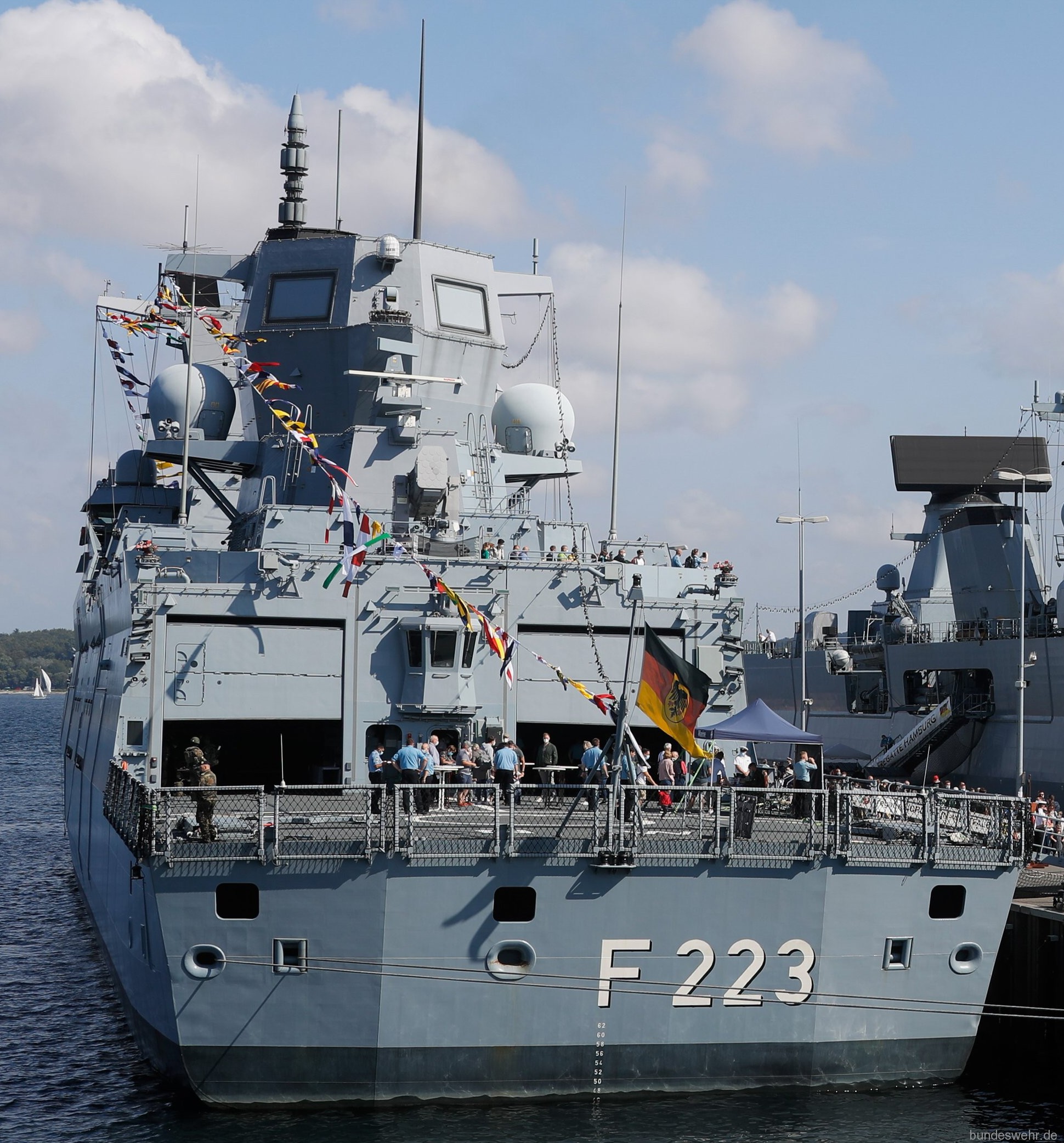 f-223 fgs nordrhein-westfalen type 125 baden wurttemberg class frigate german navy 12