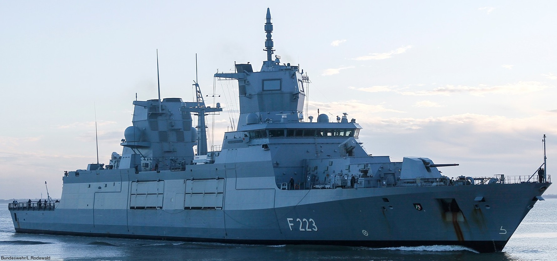 f-223 fgs nordrhein-westfalen type 125 baden wurttemberg class frigate german navy fregatte 20