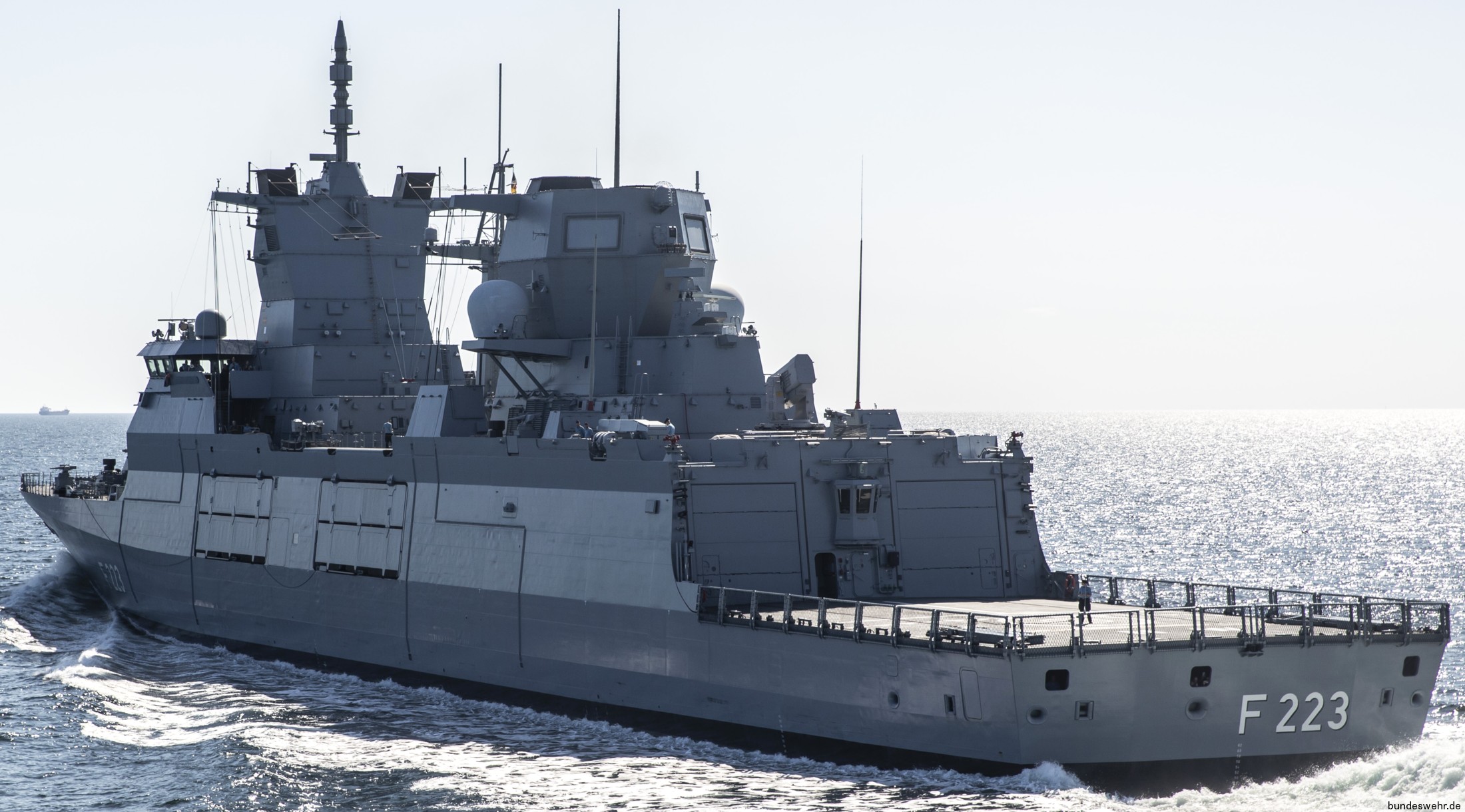 f-223 fgs nordrhein-westfalen type 125 baden wurttemberg class frigate german navy 24