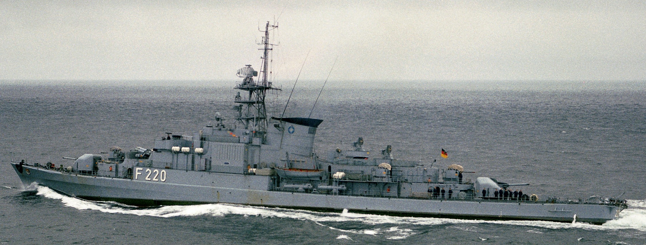 f-220 fgs köln koln type 122 class frigate german navy 03