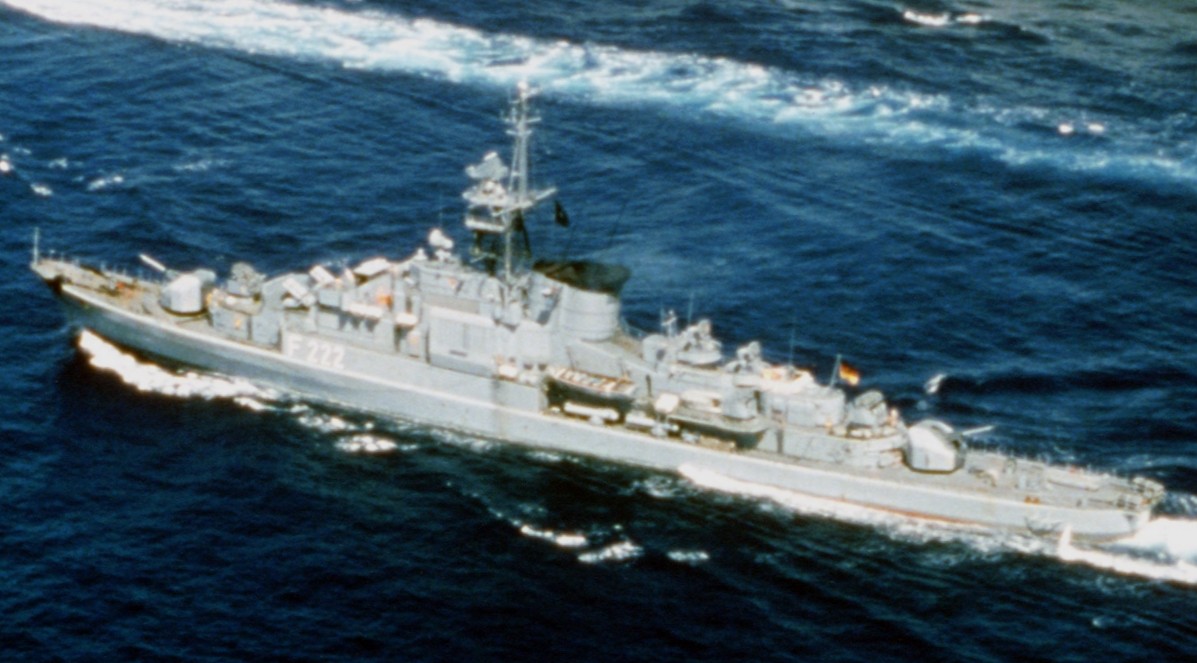 f-222 fgs augsburg type 120 köln koln class frigate german navy deutsche marine 04x