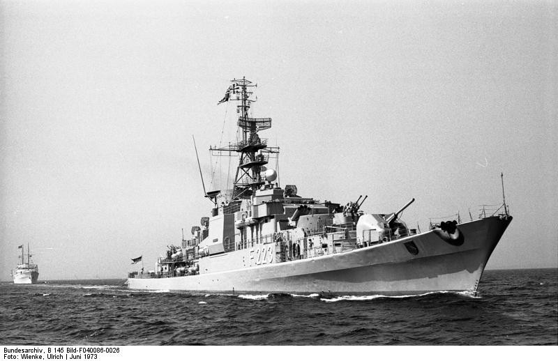 f-223 fgs karlsruhe type 120 koln köln class frigate german navy deutsche marine 02x