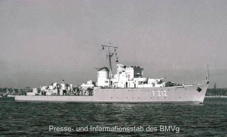 f-212 fgs gneisenau type 138 class training frigate german navy 02