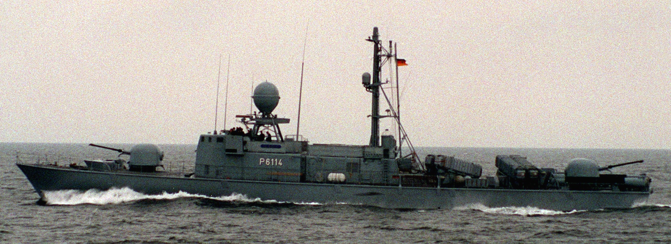 p6114 s64 fgs bussard type 143 albatros class fast attack missile craft boat german navy 02