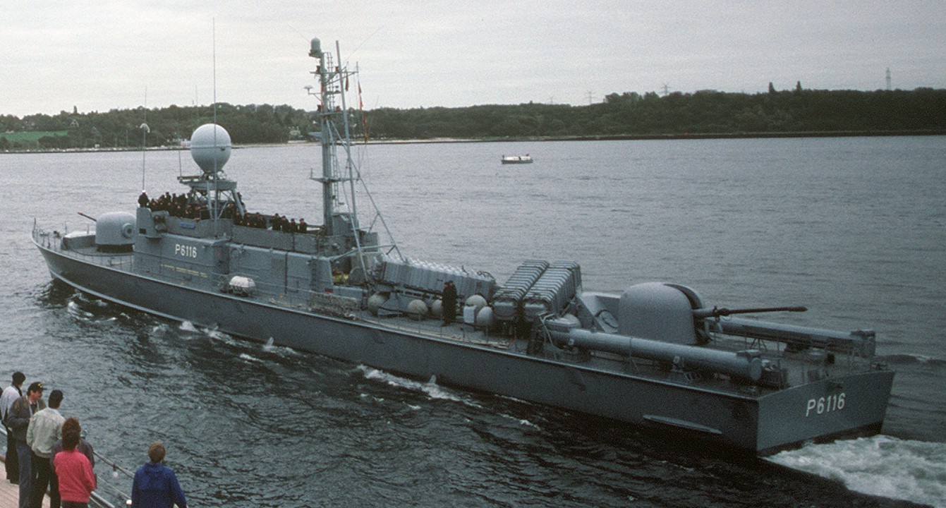 p6116 s66 fgs greif type 143 albatros class fast attack missile craft boat german navy 03