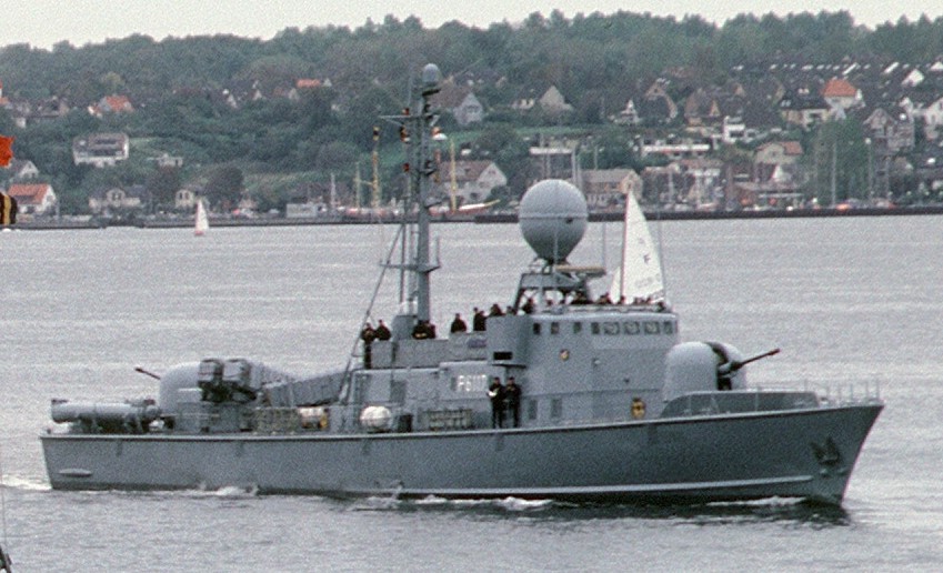 p6117 s67 fgs kondor type 143 albatros class fast attack missile craft boat german navy 02