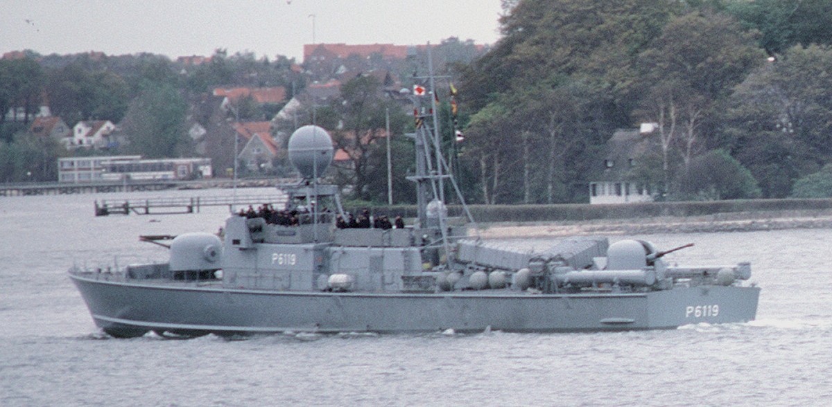 p6119 s69 fgs habicht type 143 albatros class fast attack missile craft boat german navy 03