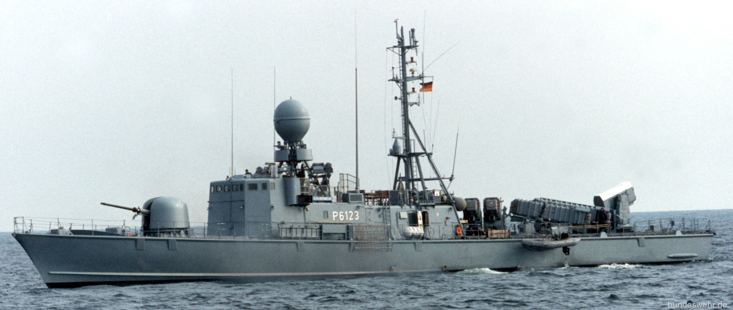 p6123 s73 fgs hermelin type 143a gepard class fast attack missile craft german navy 06