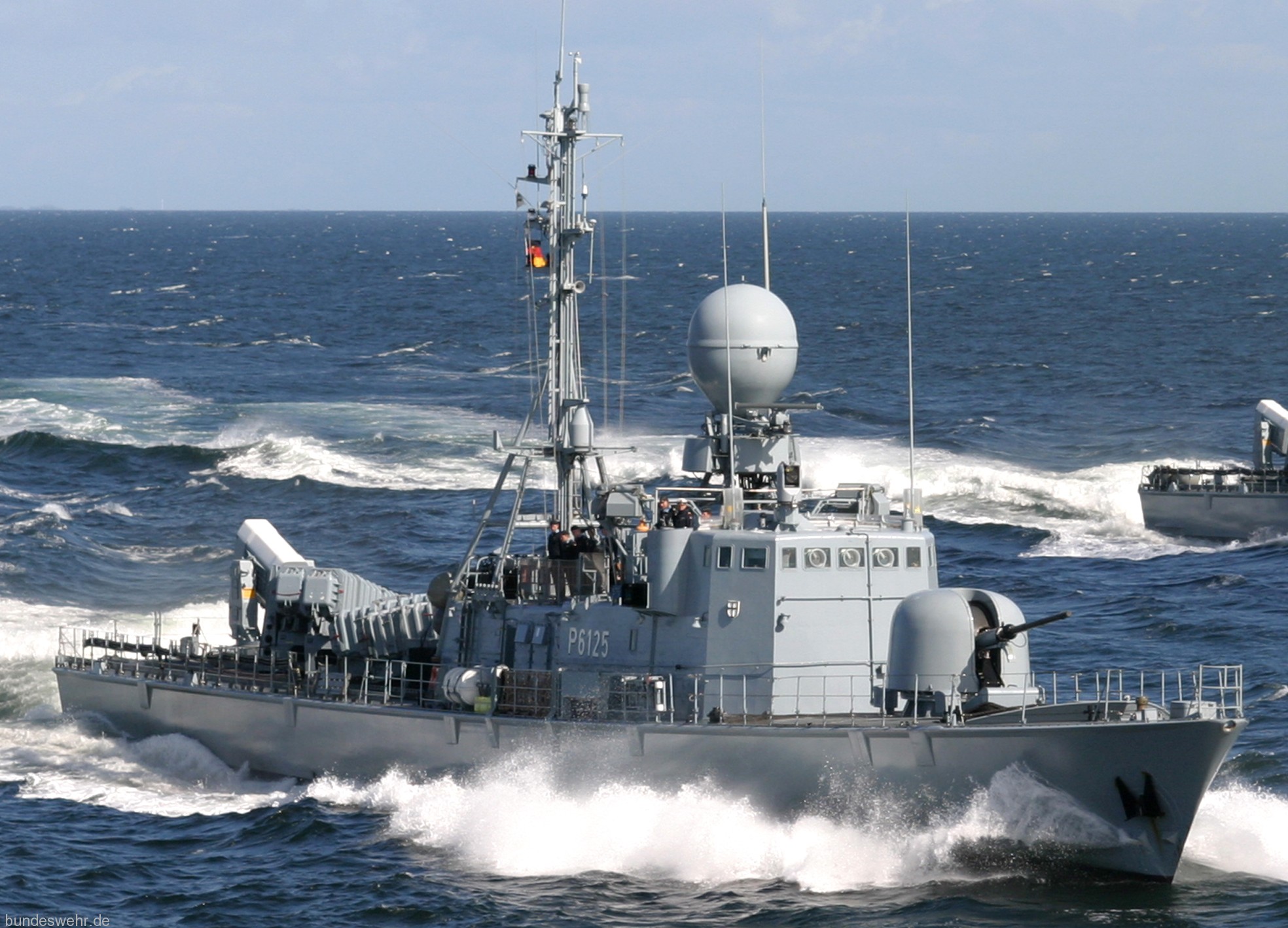 p6125 s75 fgs zobel type 143a gepard class fast attack missile craft german navy 04
