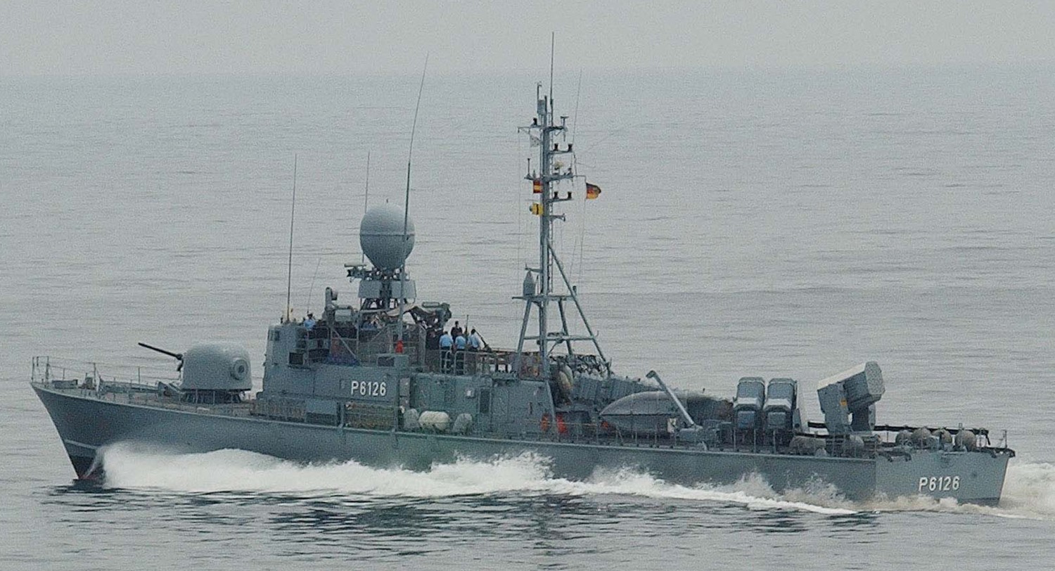 p6126 s76 fgs frettchen type 143a gepard class fast attack missile craft german navy 07