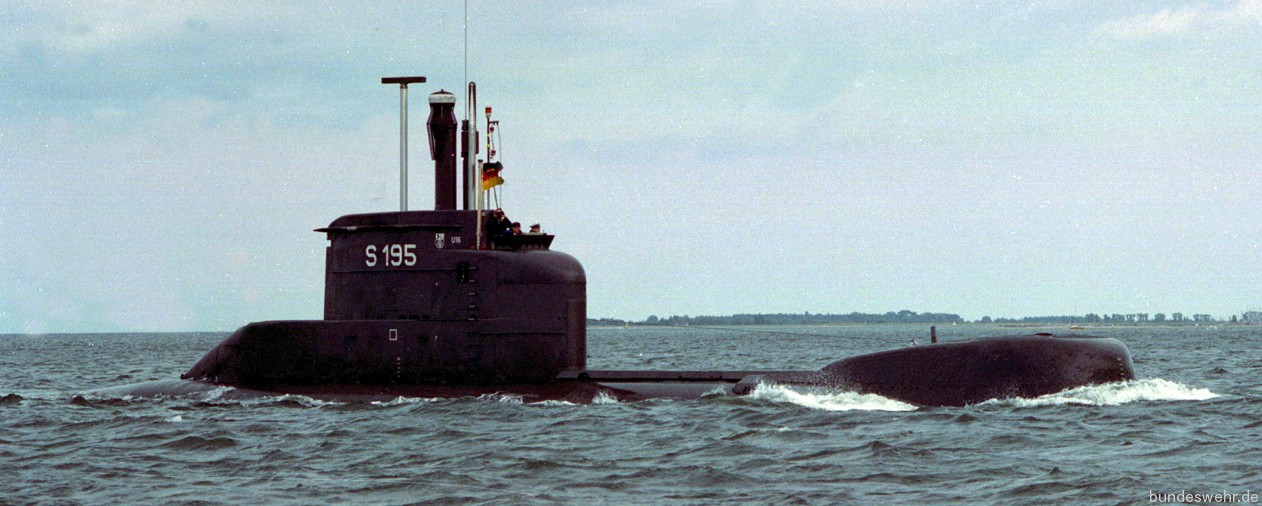 s-195 fgs u16 type 206 class submarine german navy 02