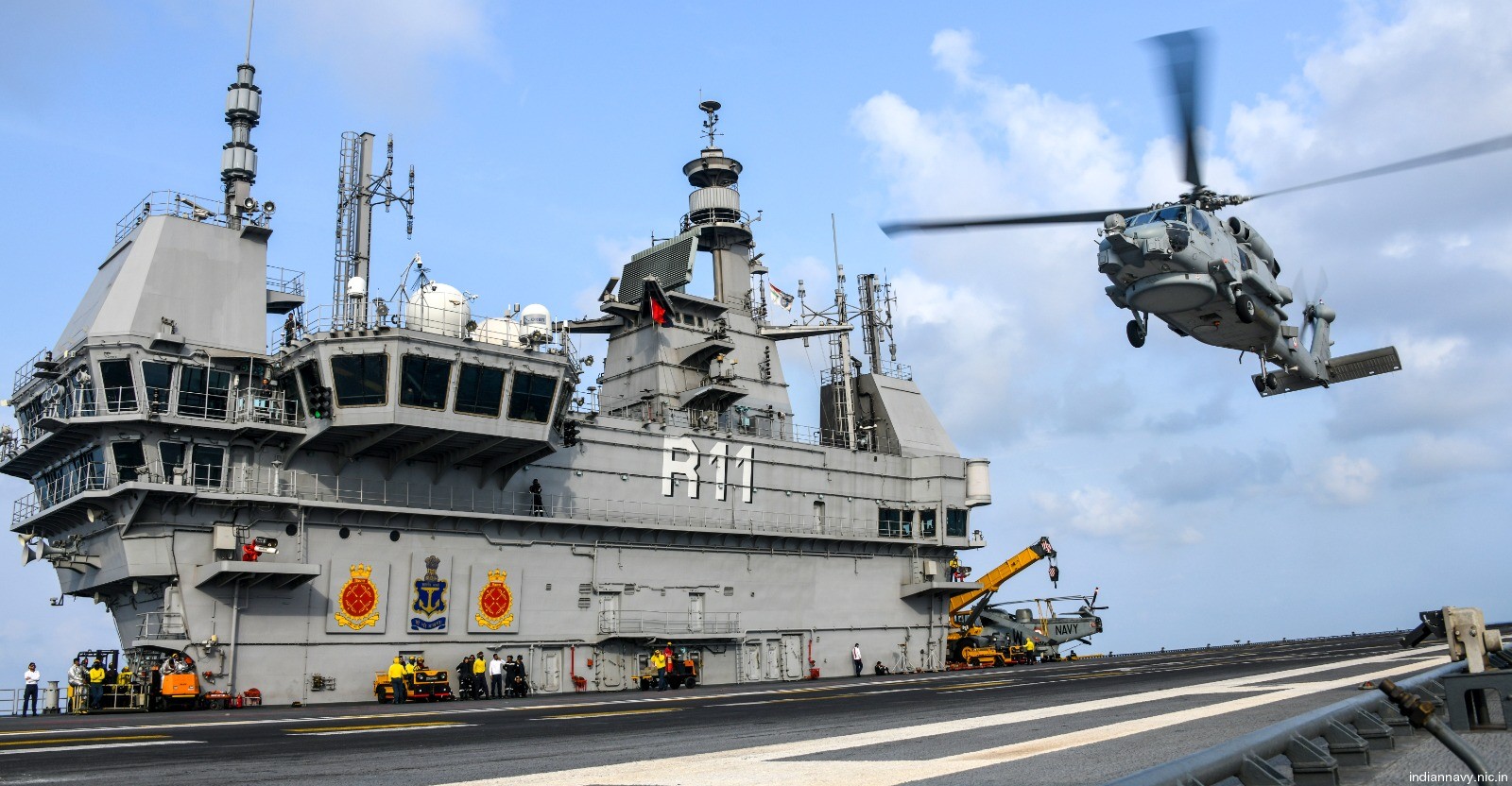 r11 ins vikrant aircraft carrier indian navy iac-1 mh-60r seahawk 28