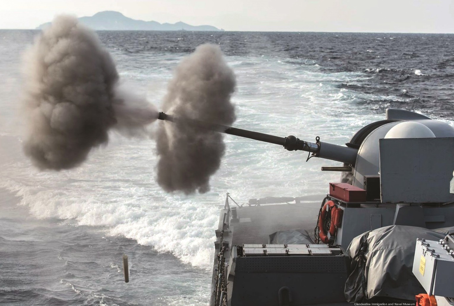 sa'ar 4.5 class missile boat hetz israeli navy heil hayam oto melara breda 76/62 gun fire 28