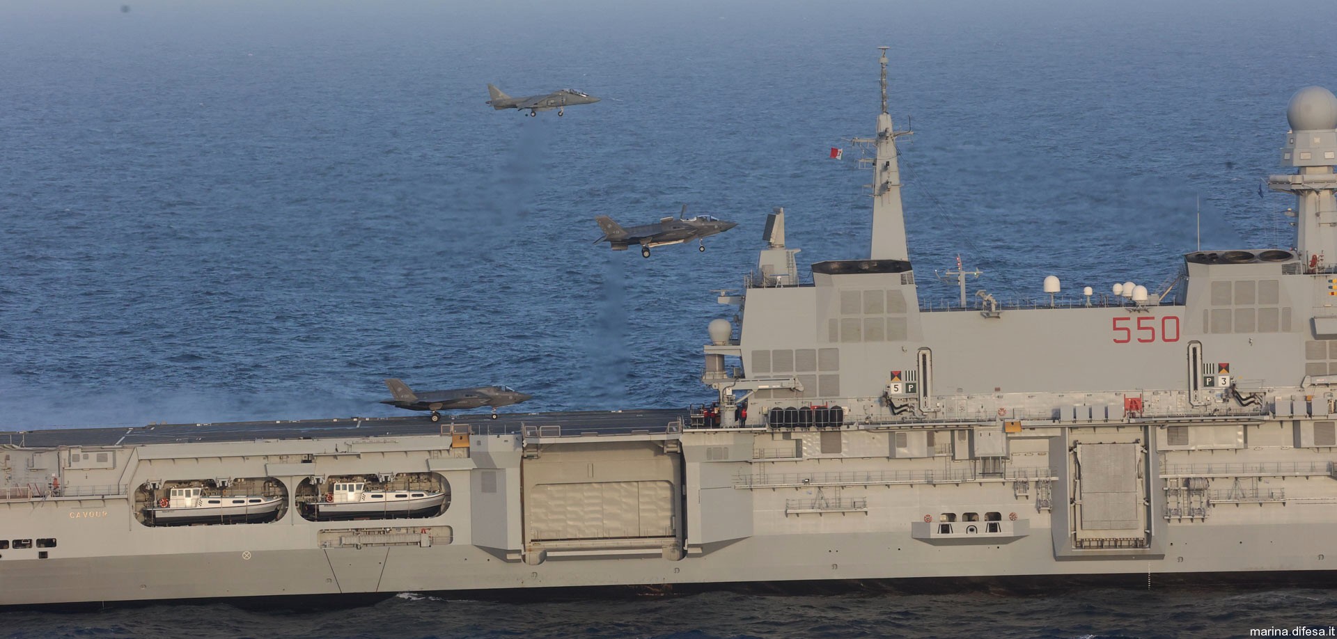 c550 its cavour aircraft carrier italian navy marina militare nave 125