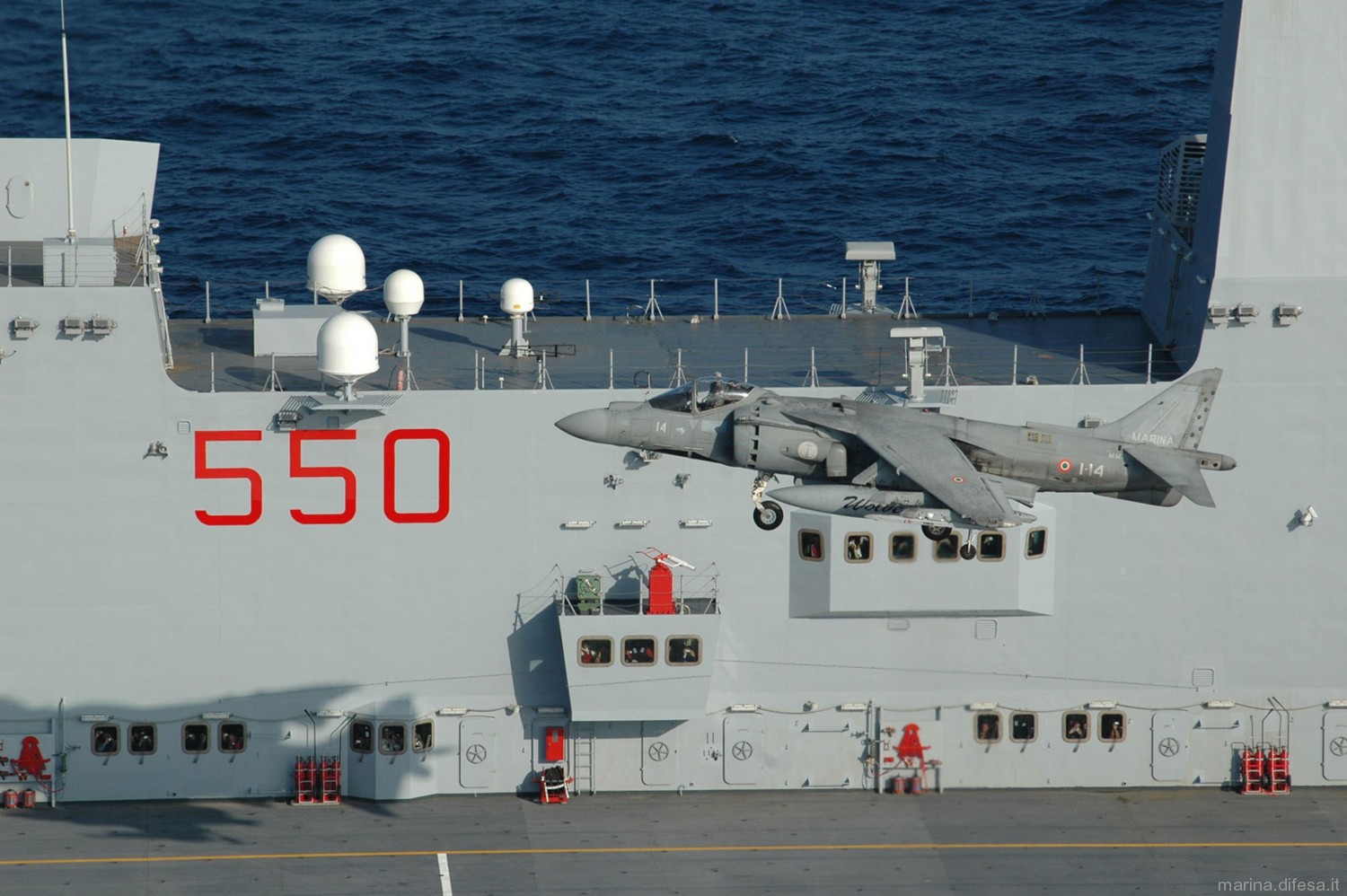 c-550 its cavour aircraft carrier italian navy marina militare 58a av-8b harrier ii+ vertical landing