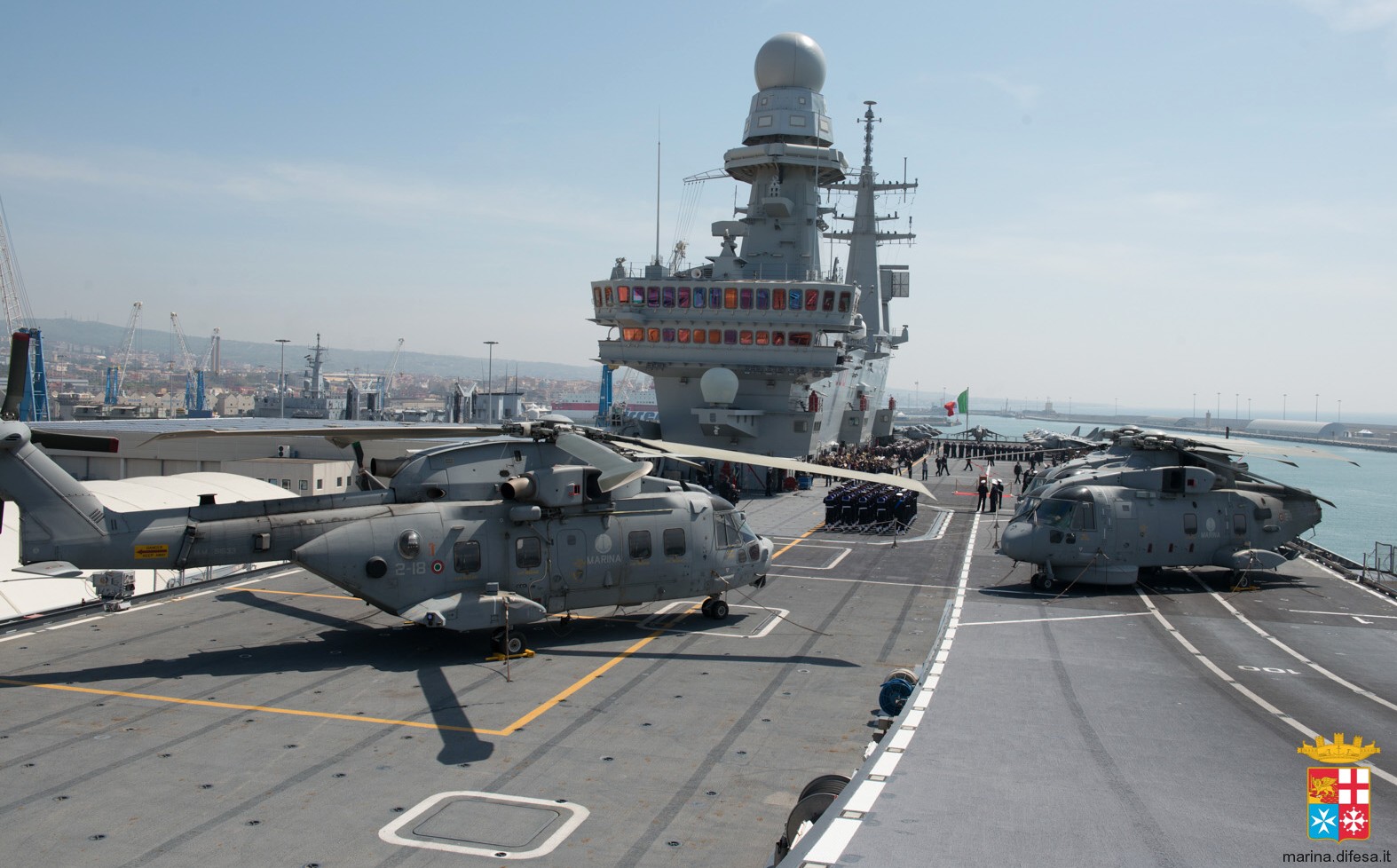 c-550 its cavour aircraft carrier italian navy marina militare 88 eh-101 aw-101 merlin