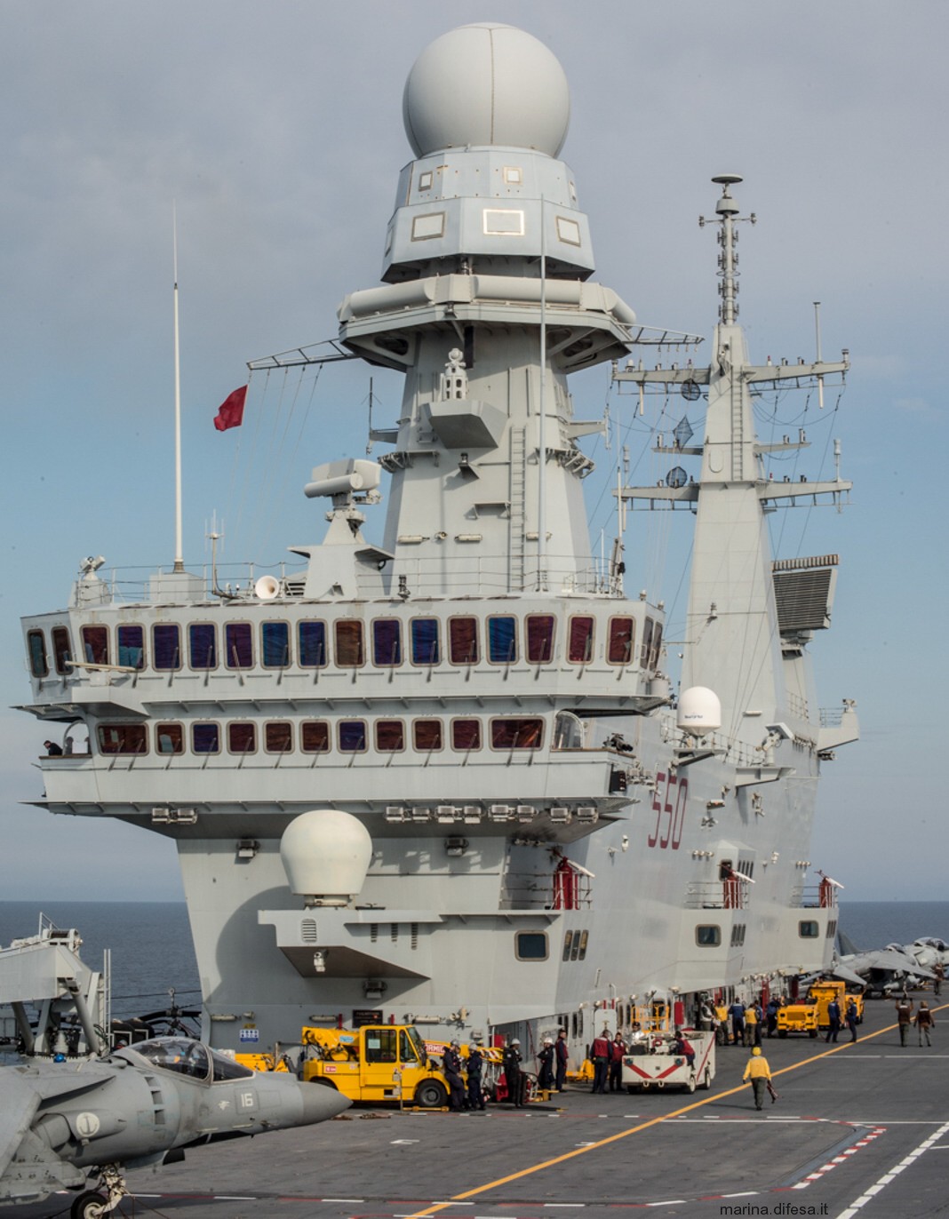 c-550 its cavour aircraft carrier italian navy marina militare 89 island tower