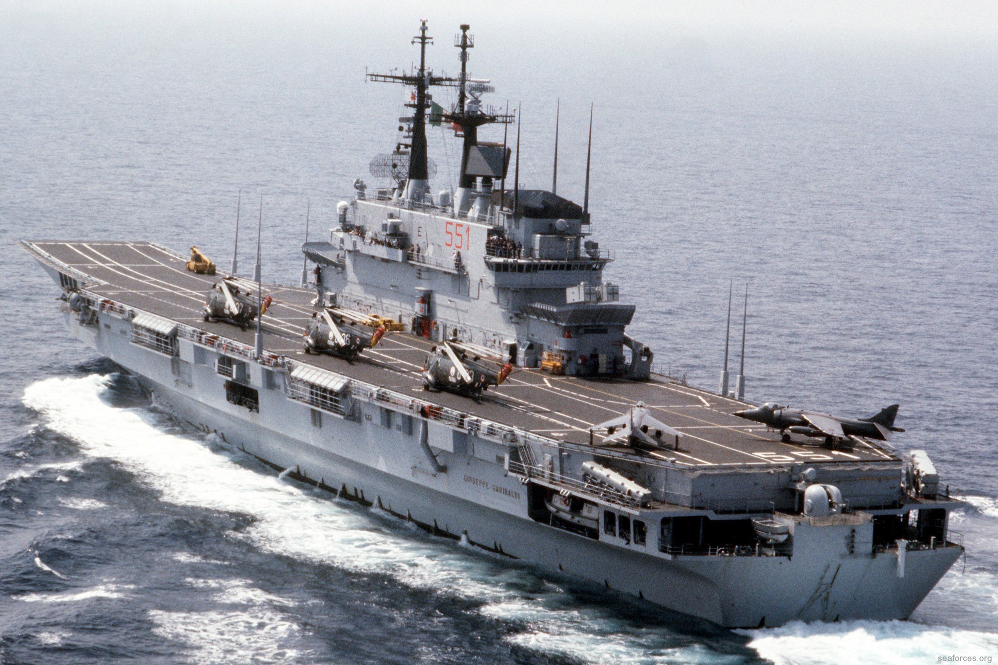 c-551 its giuseppe garibaldi aircraft carrier italian navy marina militare 12
