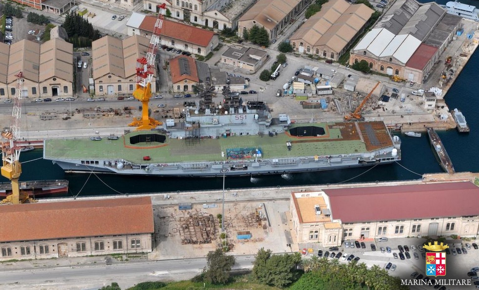 c-551 its giuseppe garibaldi aircraft carrier italian navy marina militare 33
