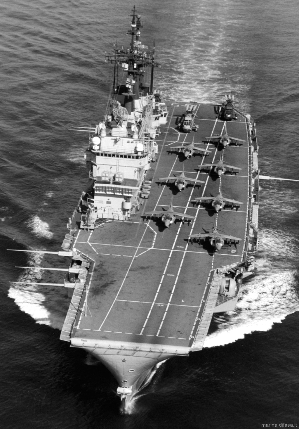 c-551 its giuseppe garibaldi aircraft carrier italian navy marina militare 49