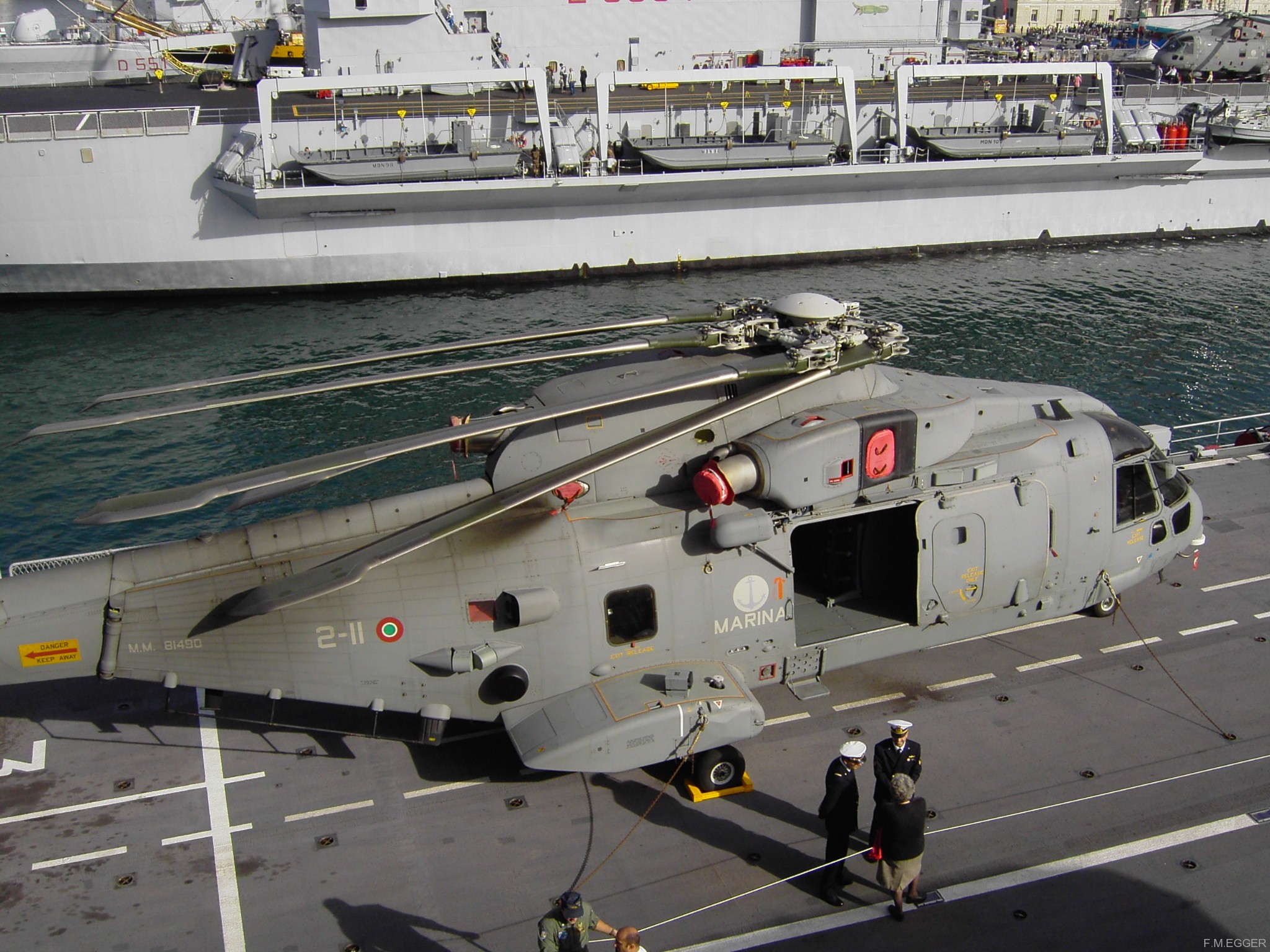 c-551 its giuseppe garibaldi aircraft carrier italian navy port visit trieste 2004 eh-101 merlin